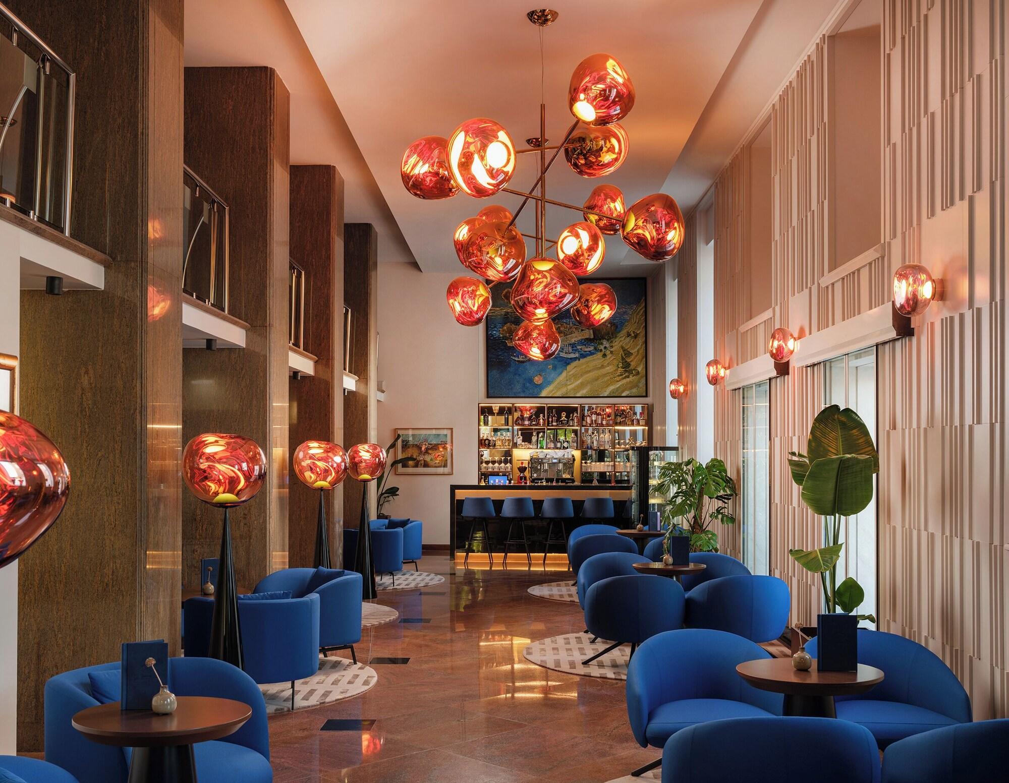 Varios Palazzo President