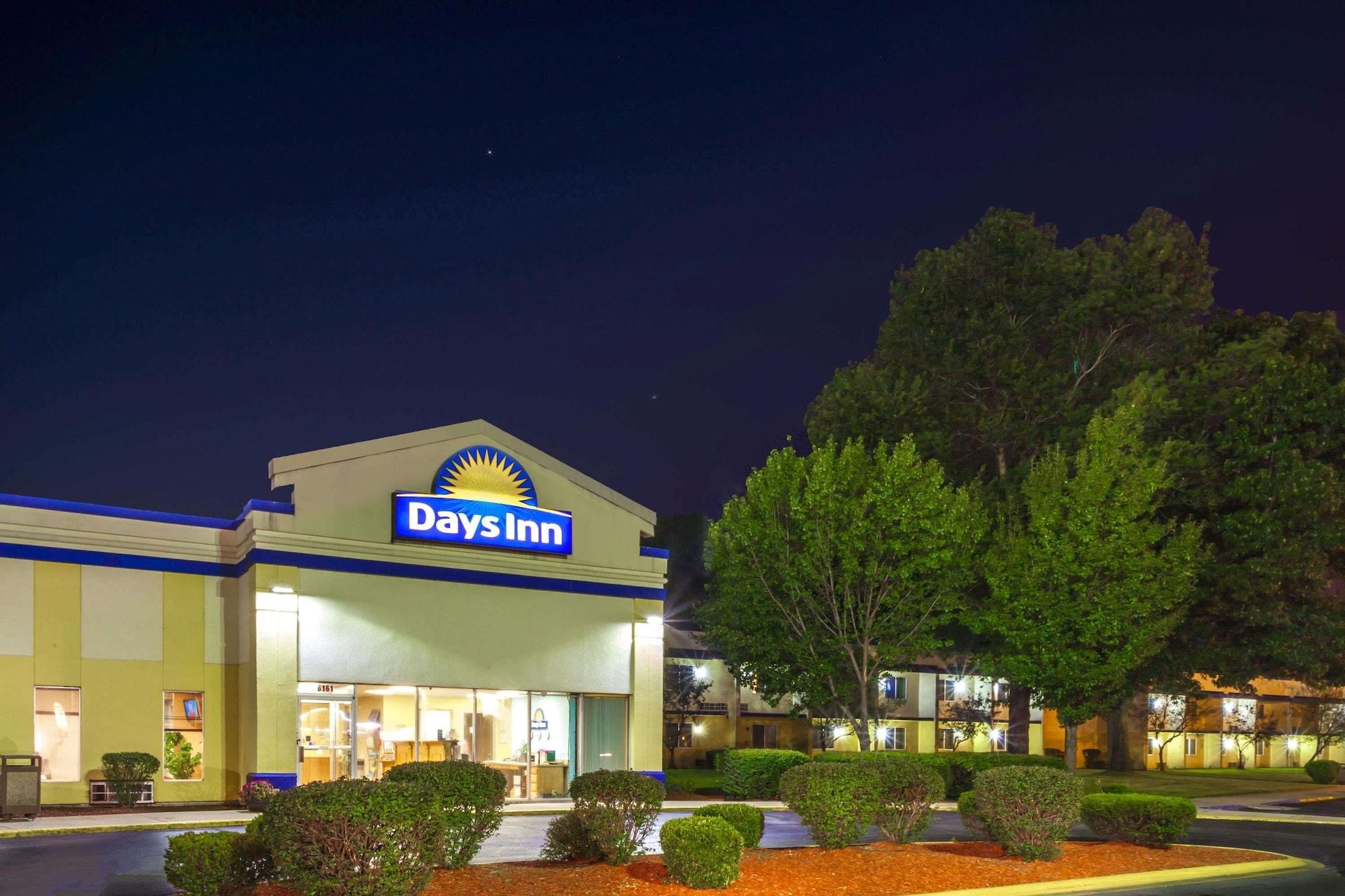 Vista Exterior Days Inn by Wyndham Portage/Indiana Dunes National Park