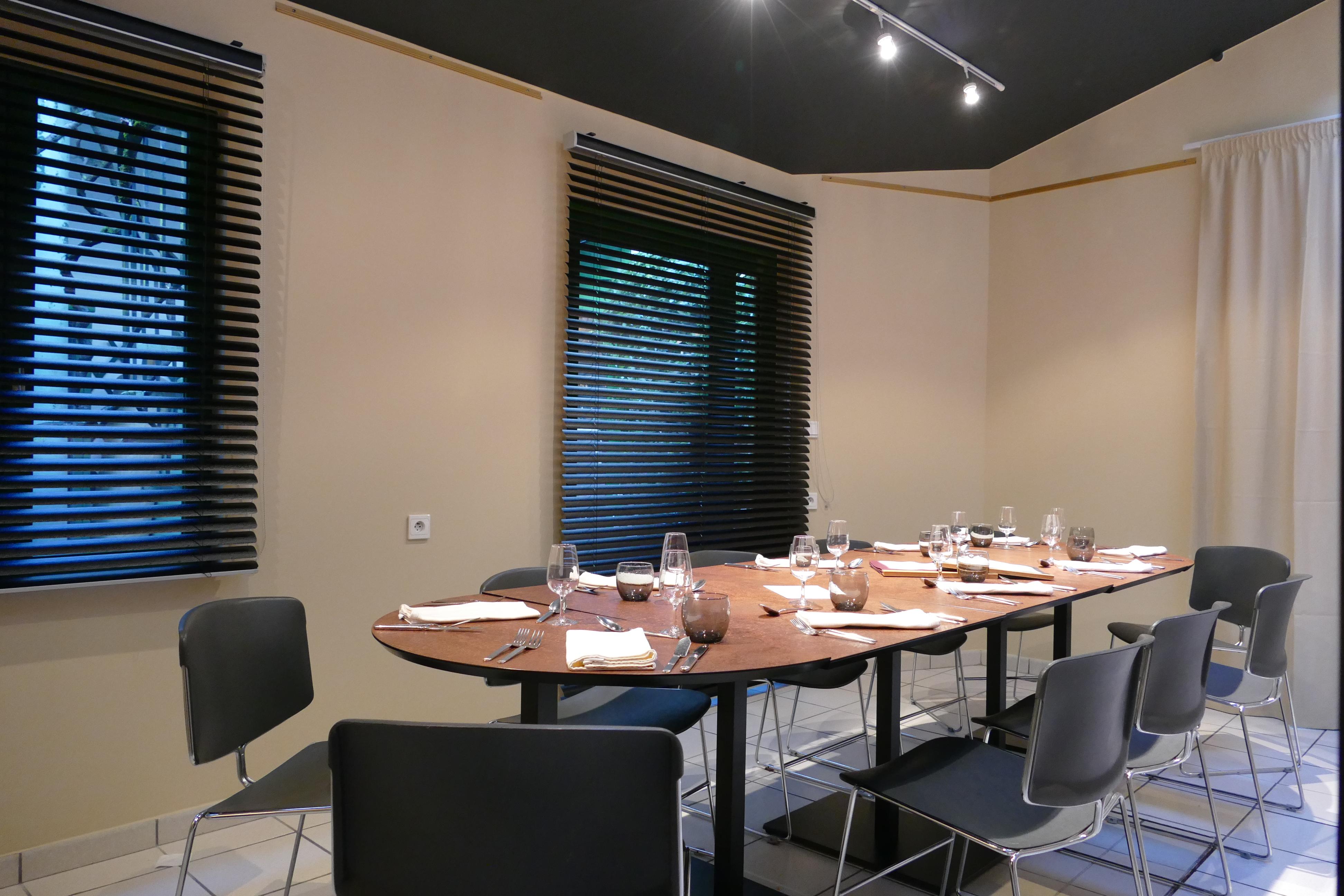 Centro de Negocios Logis Hôtel Le Champalud