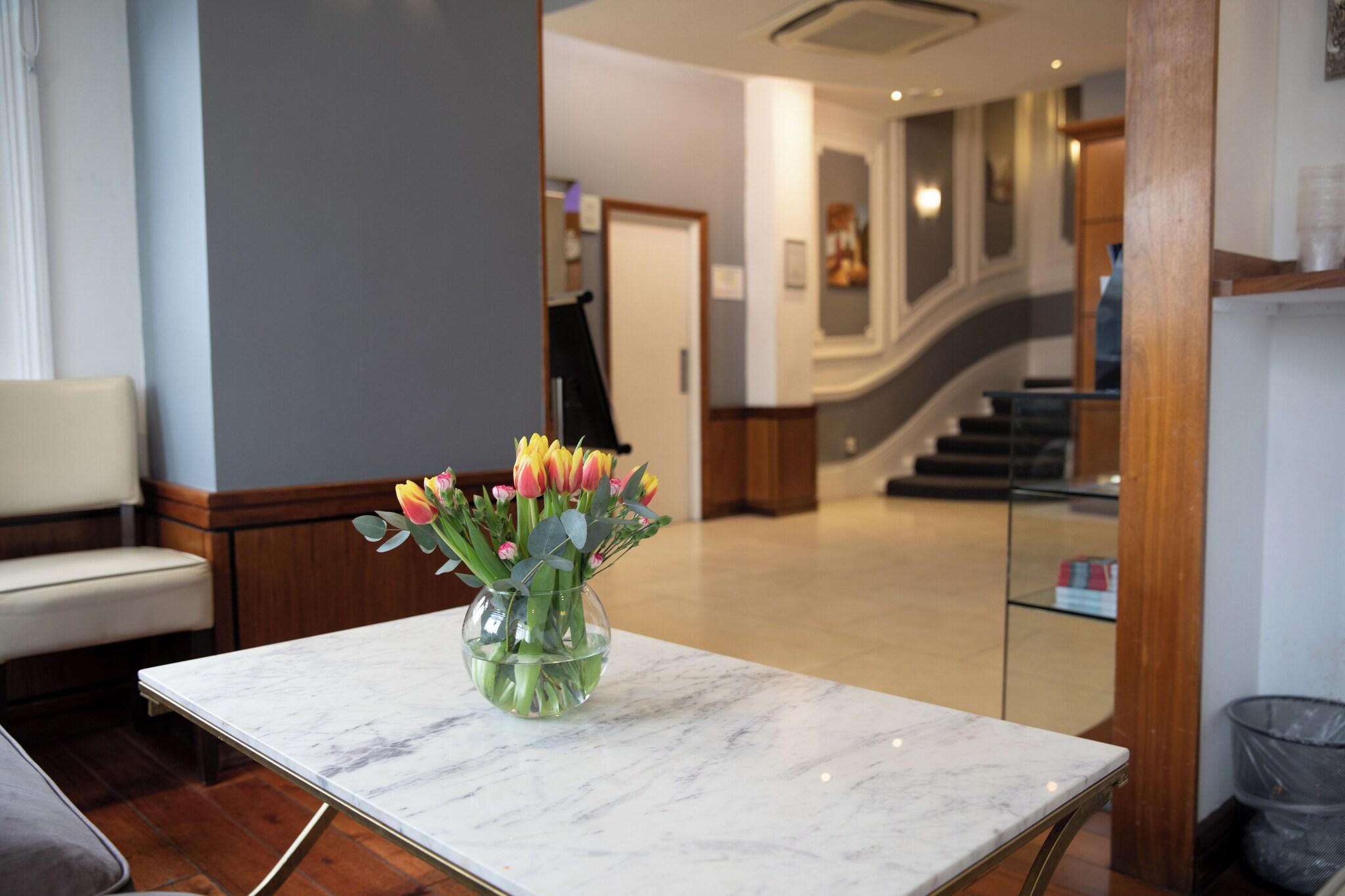 Vista Lobby Duke of Leinster