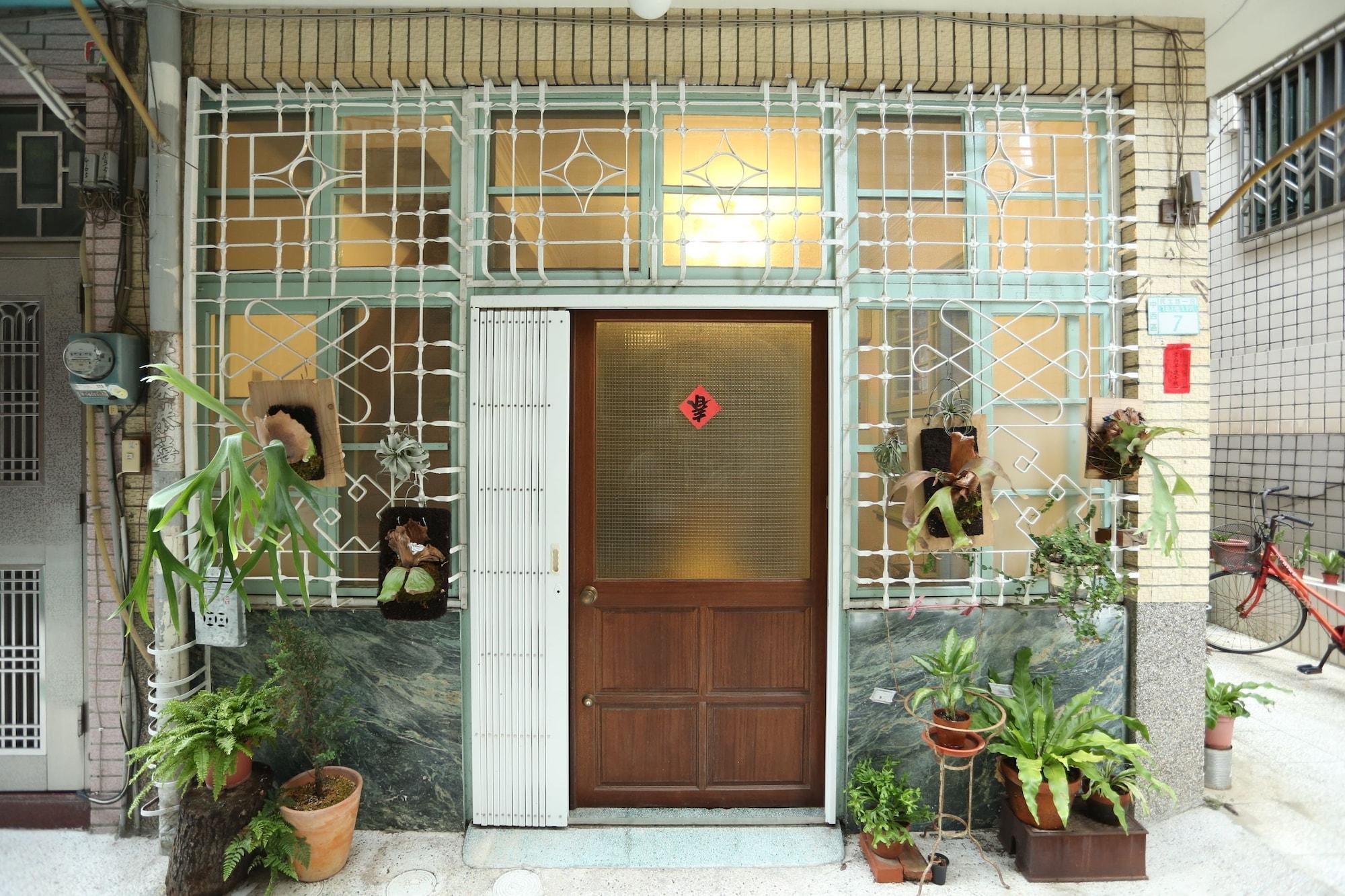 Varios Adore Tainan - Adore Space