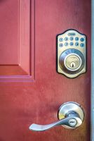 Alquiler Vacacional - Quiet Suburban Home Minutes from Airport, Niagara Falls + all major attractions.