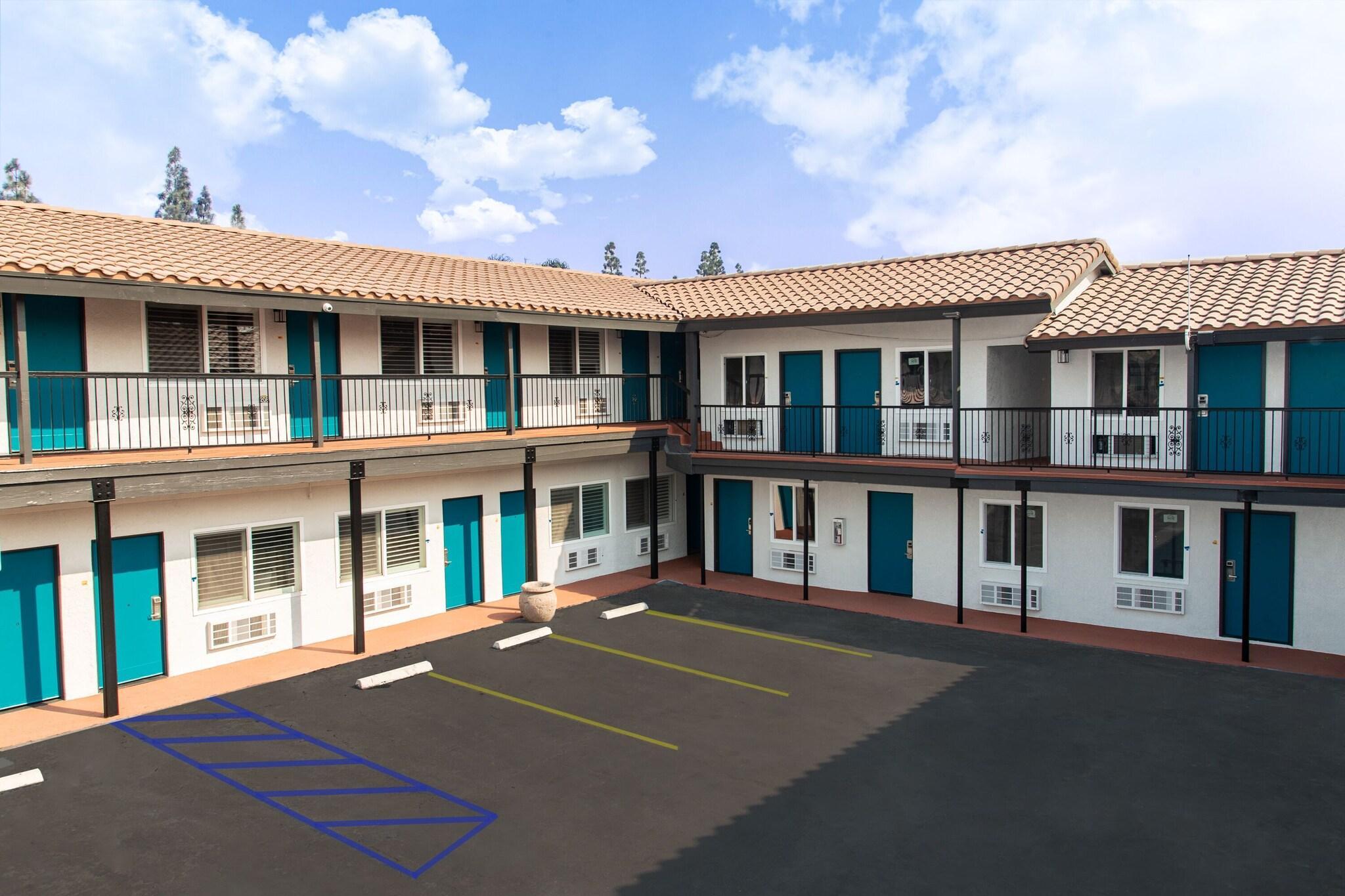 Vista Exterior Magnolia Tree Hotel - Near Anaheim Convention Center