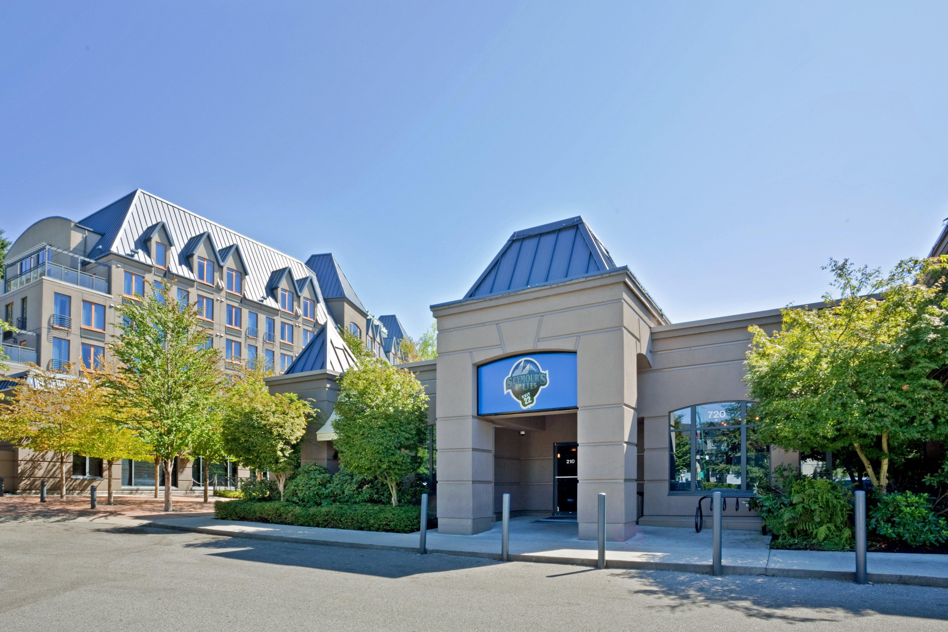 Bar/Salón Holiday Inn Hotel & Suites North Vancouver by IHG