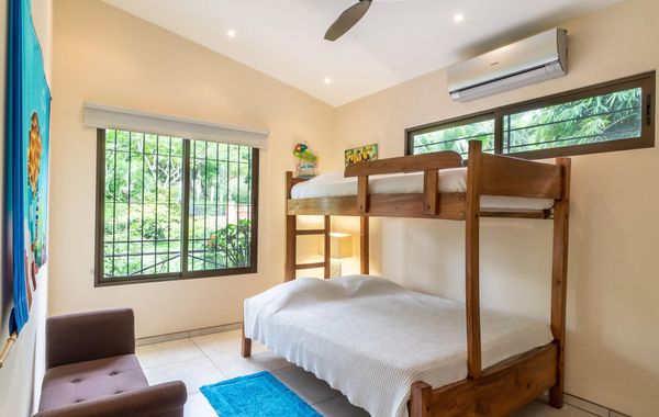 Steps away from beautiful Penca Beach - Hoteles pet friendly en Potrero Guanacaste