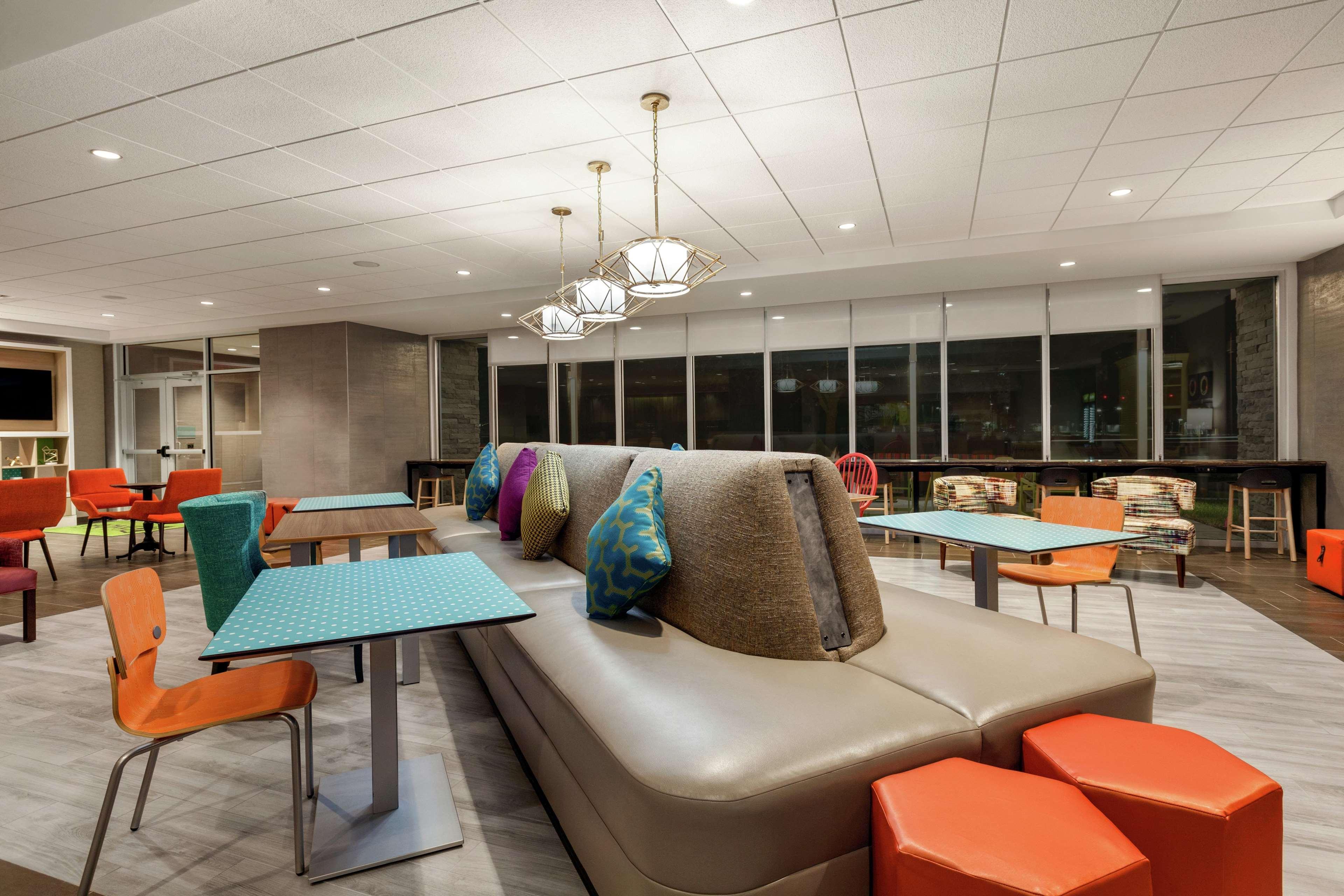 Restaurant Home2 Suites by Hilton Sarasota - Bradenton Airport, FL
