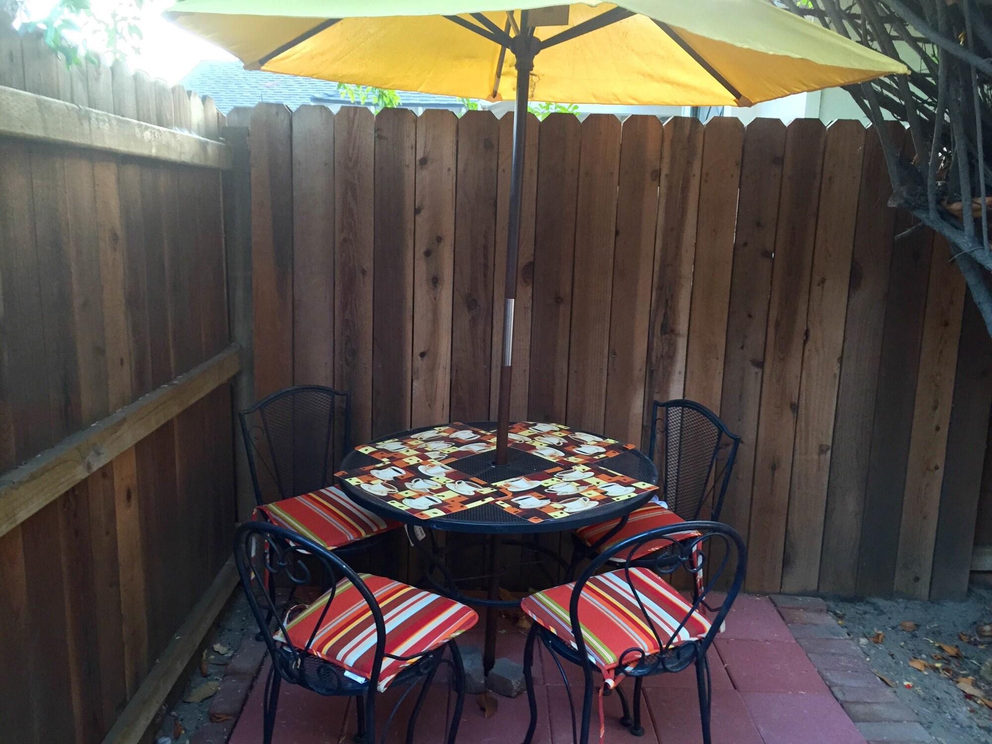 Restaurant Sunshine LA BnB