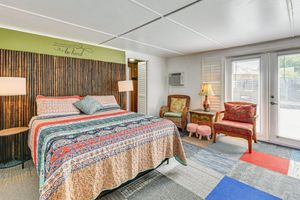 Alquiler Vacacional - Fort Walton Beach Studio w/ Shared Pool & Patio!