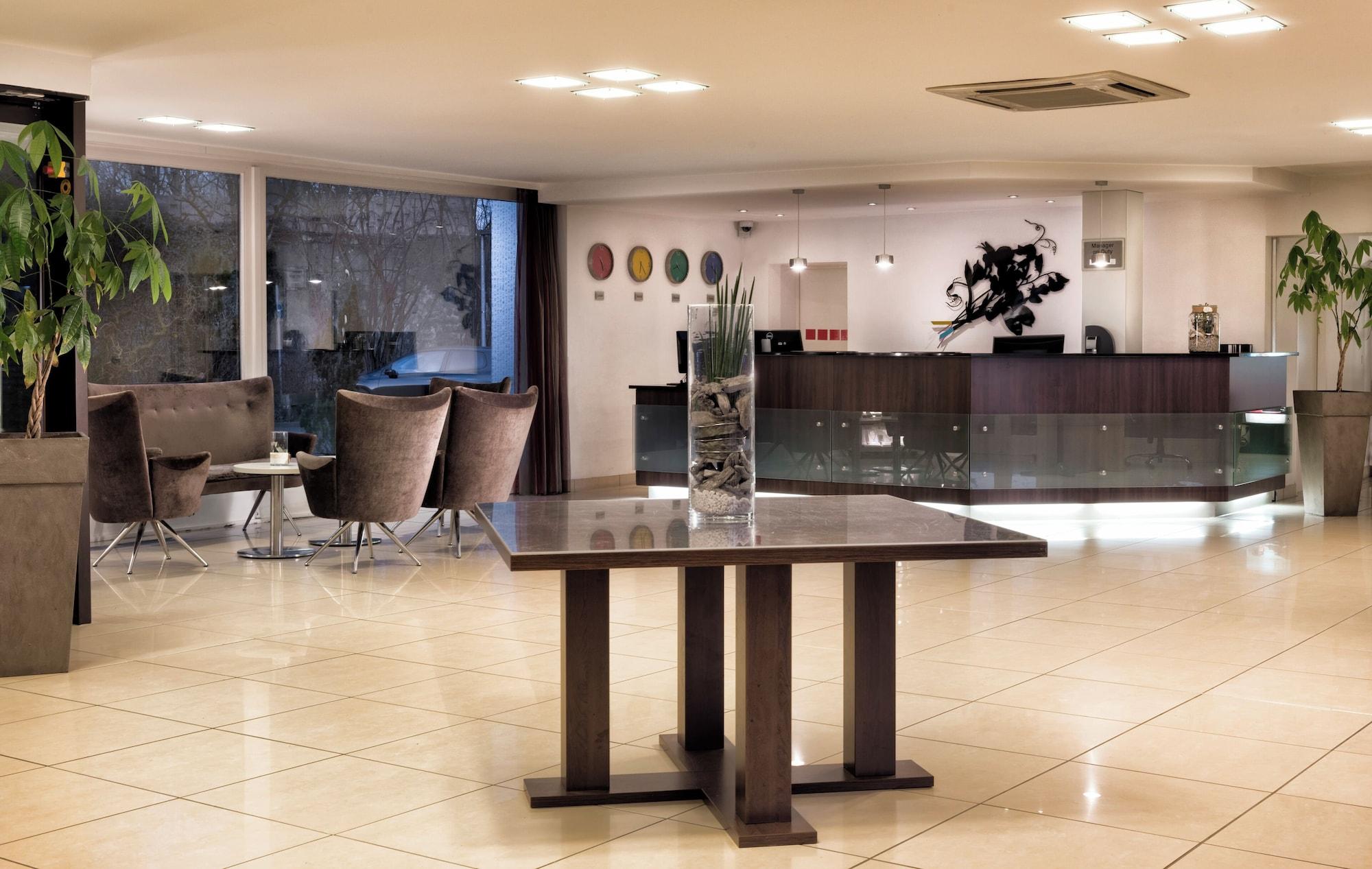 Vista Lobby Mercure Hotel Bielefeld Johannisberg