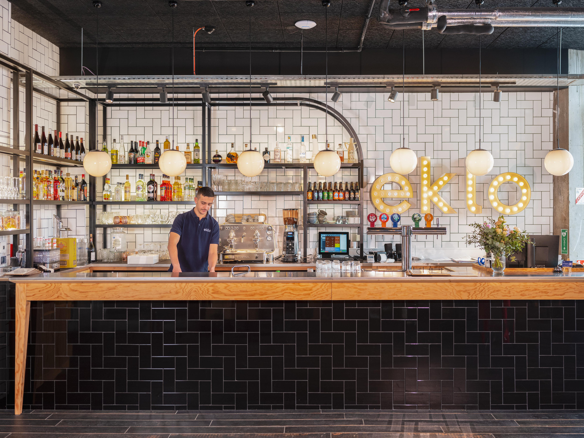 Bar/Salón EKLO Montpellier