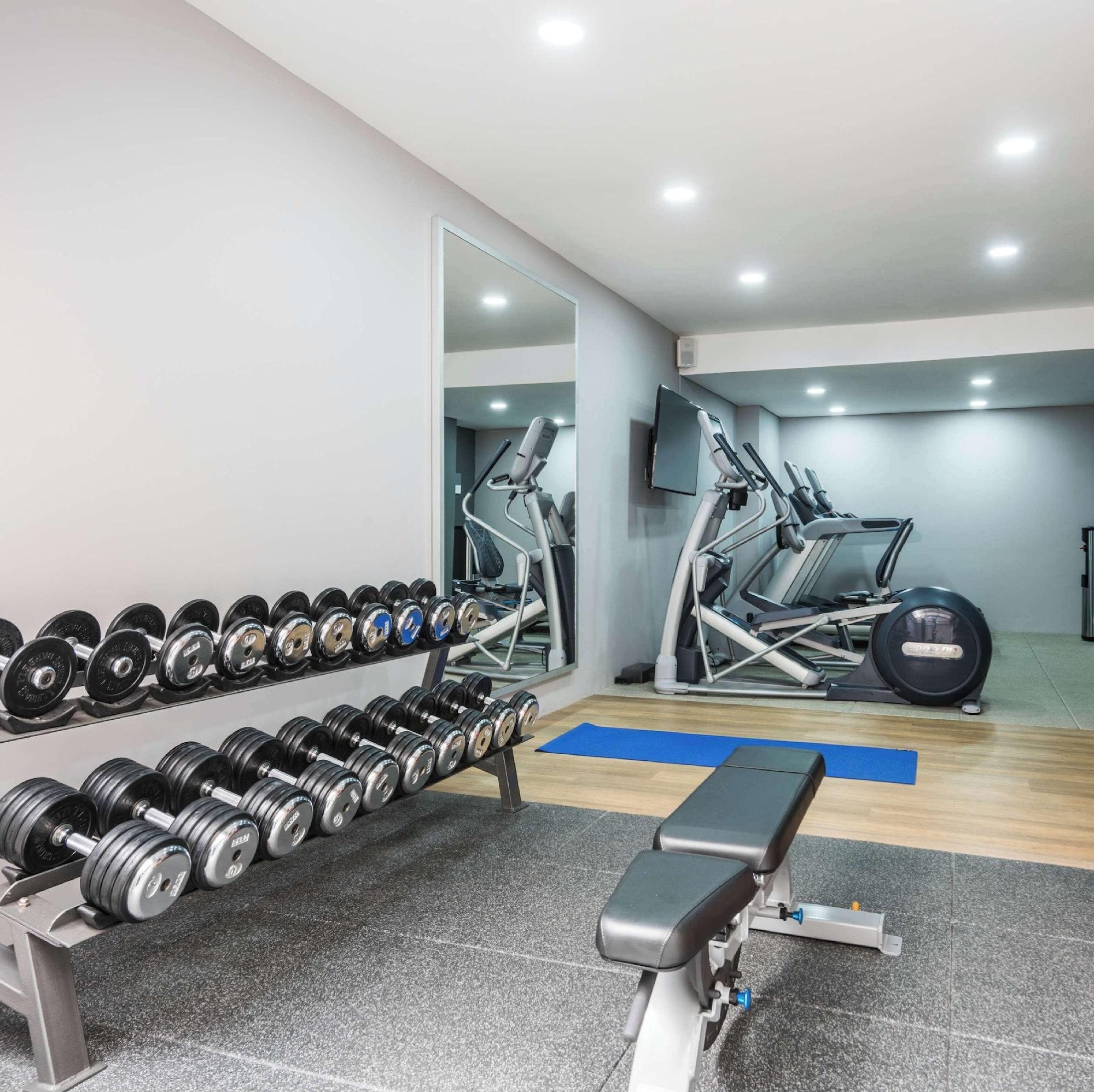 Gimnasio Doubletree By Hilton Bogota Calle 100,Co