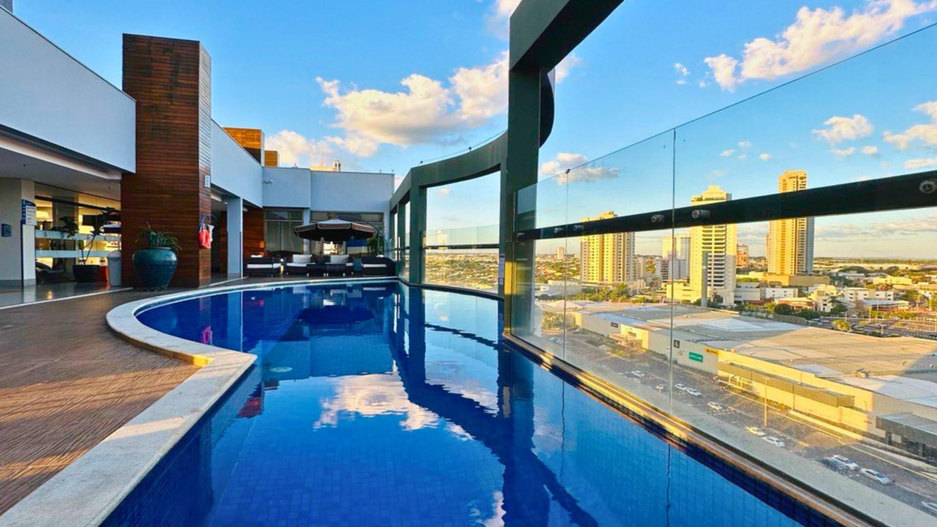 Vista Piscina Comfort Hotel & Suites Rondonopolis