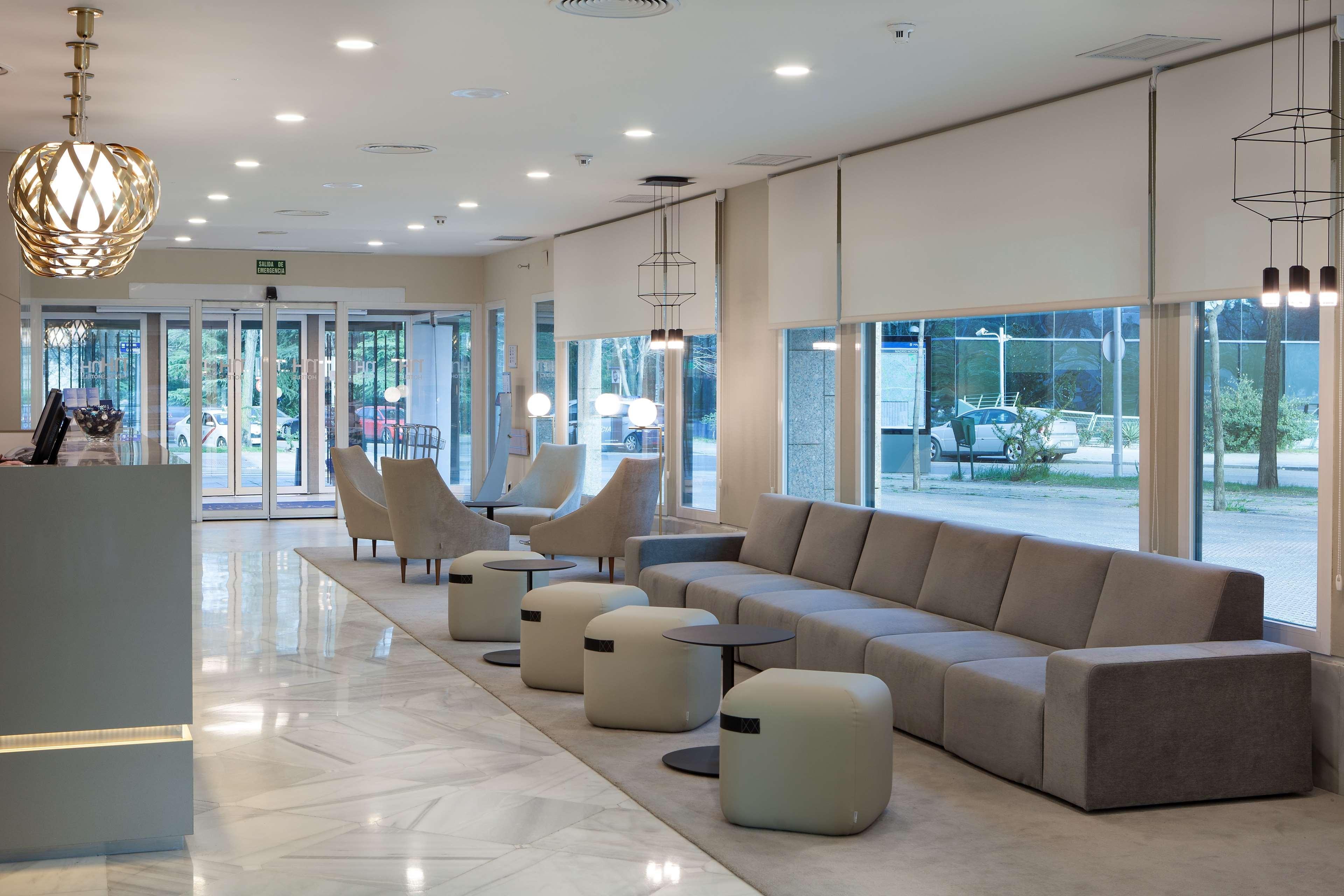Vista Lobby NH Madrid Barajas Airport
