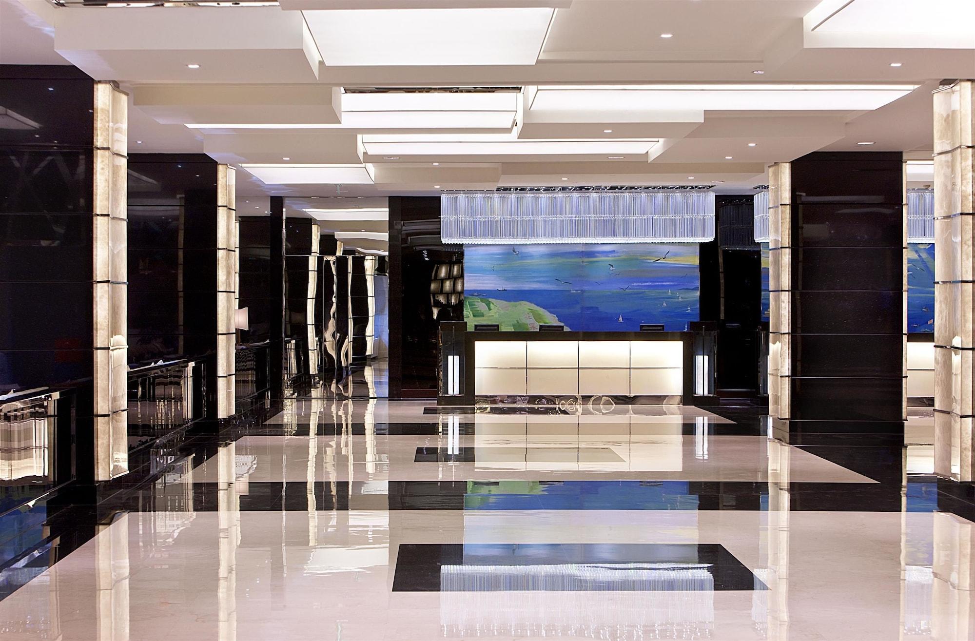 Vista Lobby Ramada Plaza Lianyungang