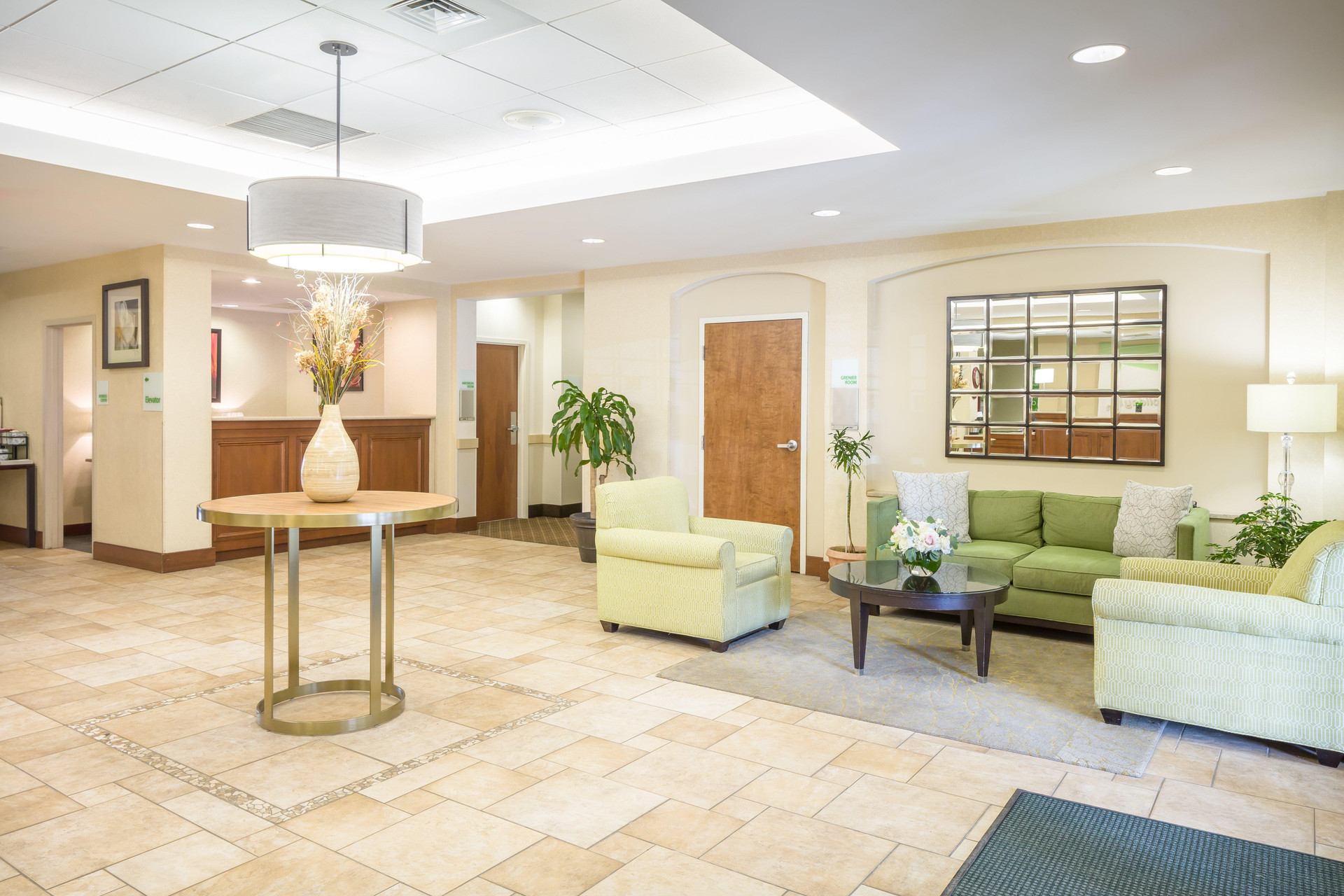 Vista Lobby Holiday Inn Manchester Airport by IHG