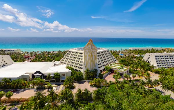 The Pyramid Cancun By Oasis - Hoteles cerca del Aeropuerto de Cancún