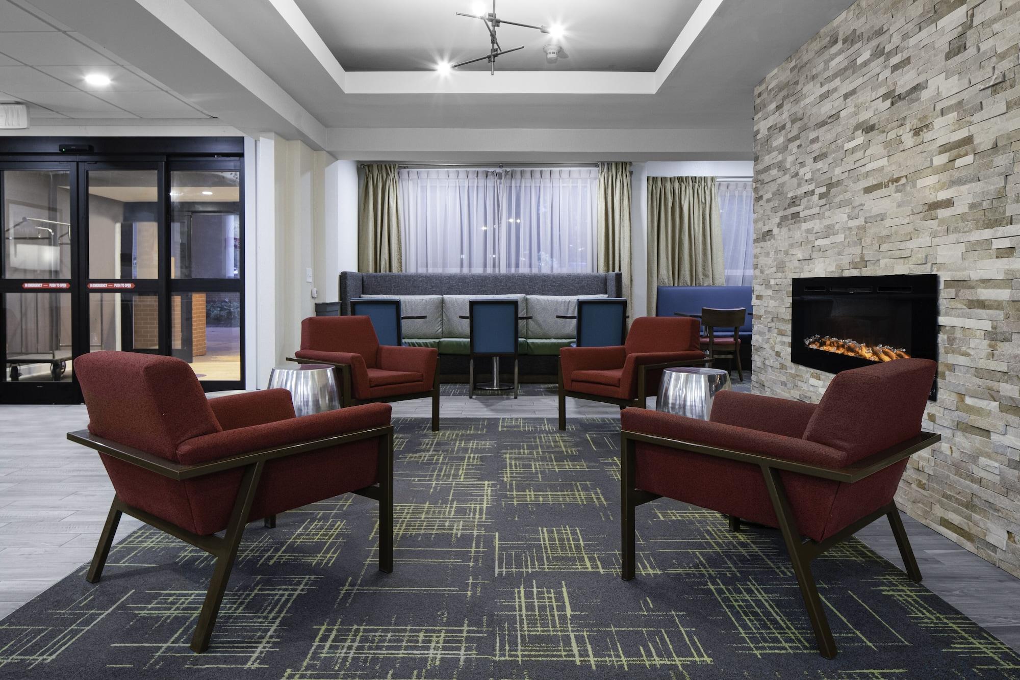 Vista Lobby Hampton Inn by Hilton Concord/Bow