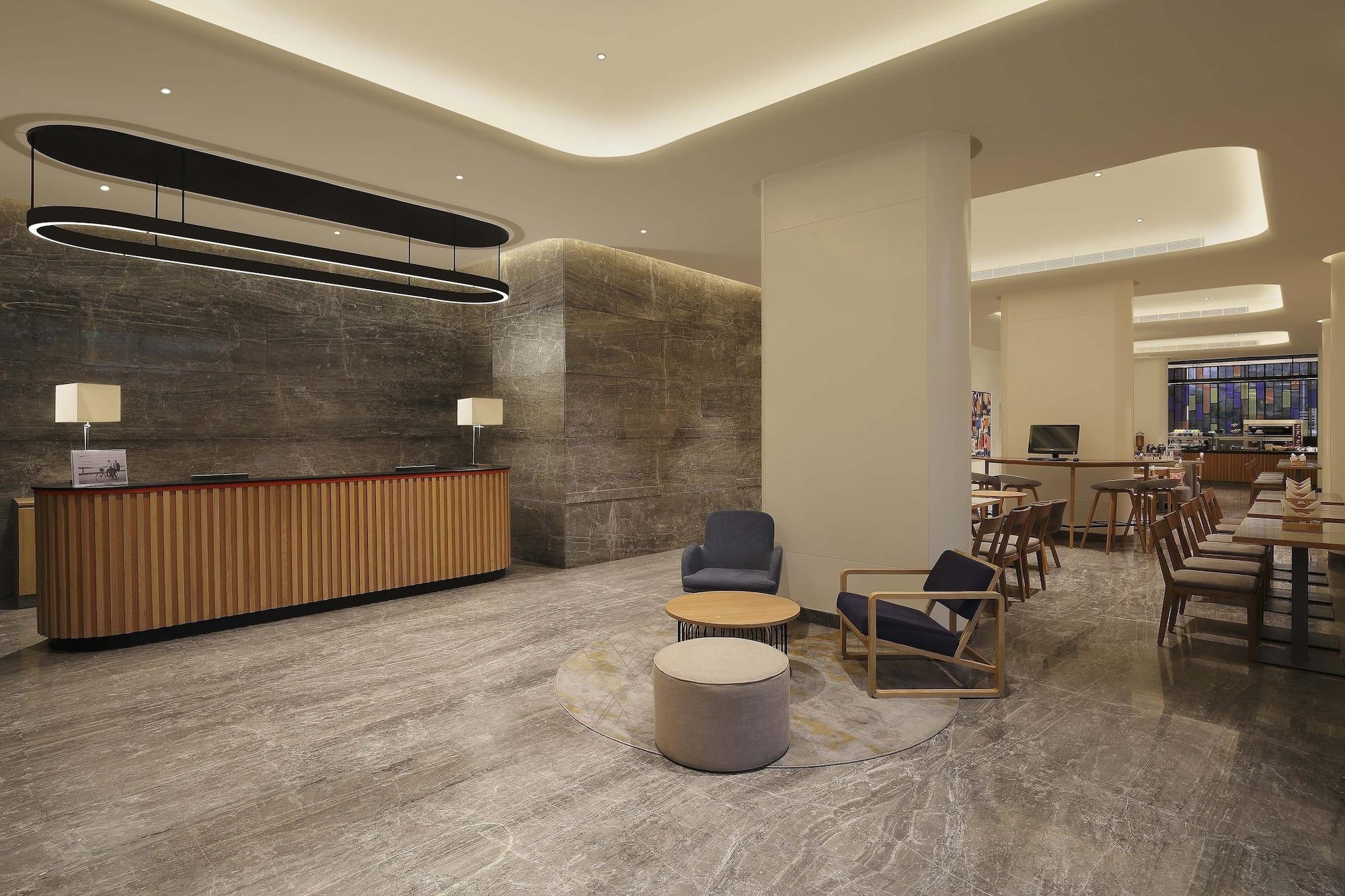 Vista Exterior Holiday Inn Express Hyderabad Hitec City by IHG