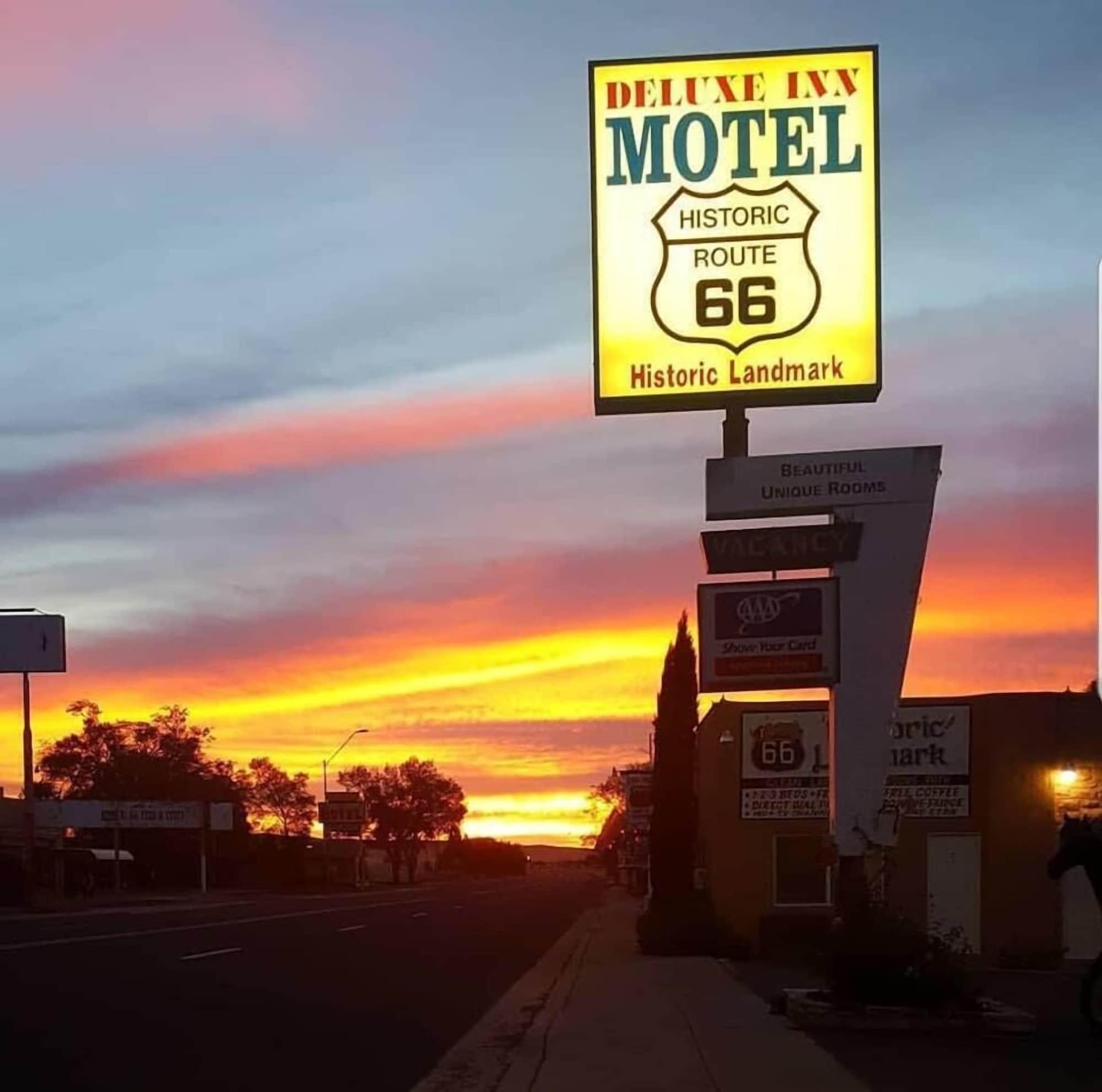 Varios Deluxe Inn Motel