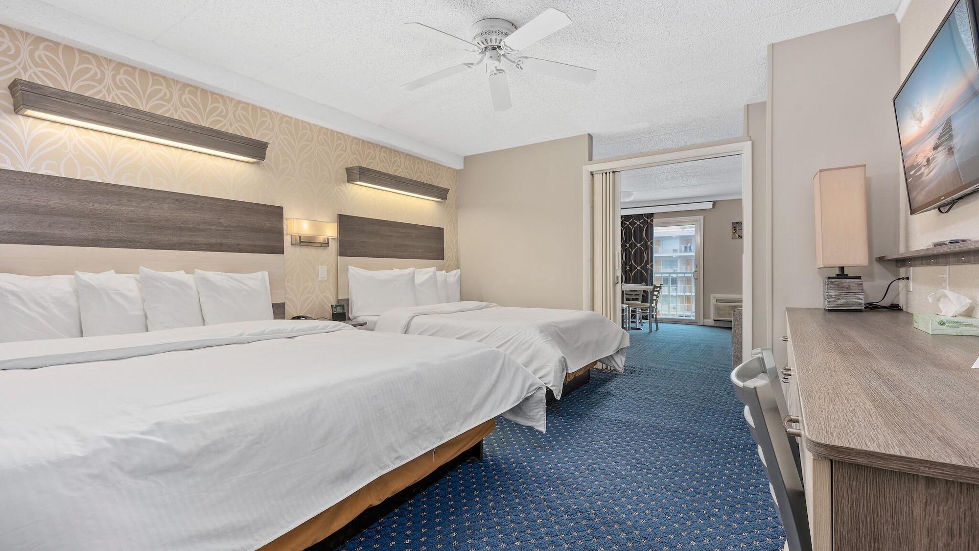 Varios Adventurer Oceanfront Inn