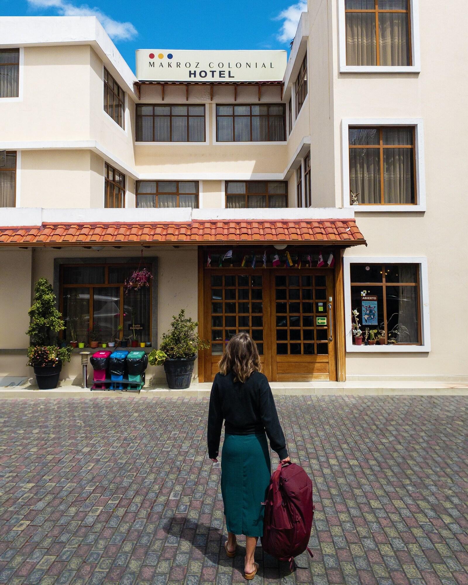 Varios Hotel Makroz Colonial