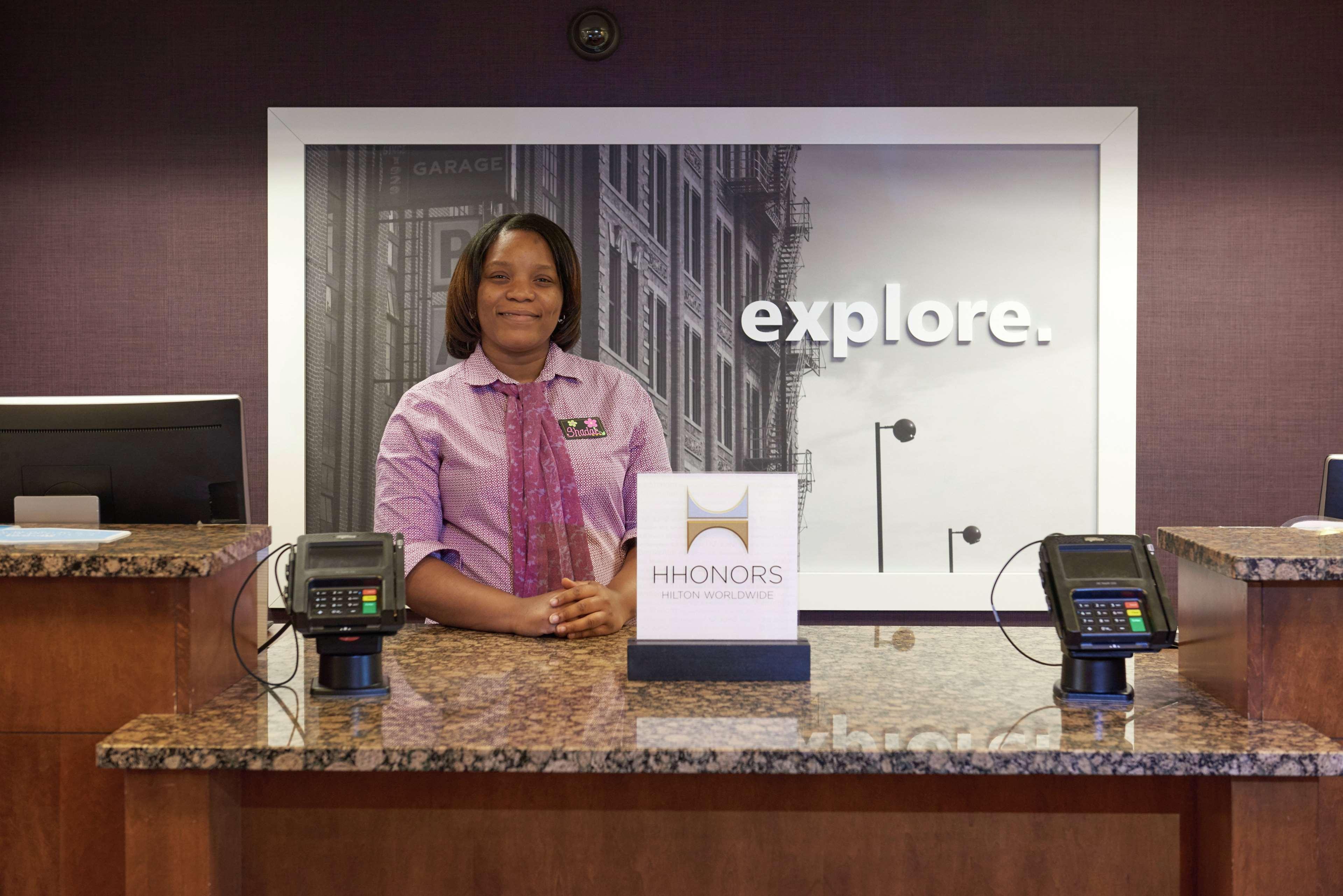 Vista Lobby Hampton Inn Massillon