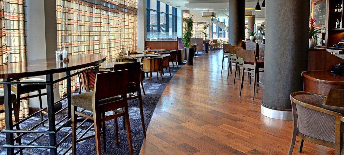 Bar/Salón Leonardo Hotel London Watford