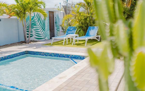 Palm Beach Retreat 2 bed - 2 Bath Private
