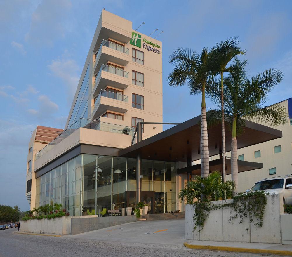 Exterior View Holiday Inn Express Puerto Vallarta