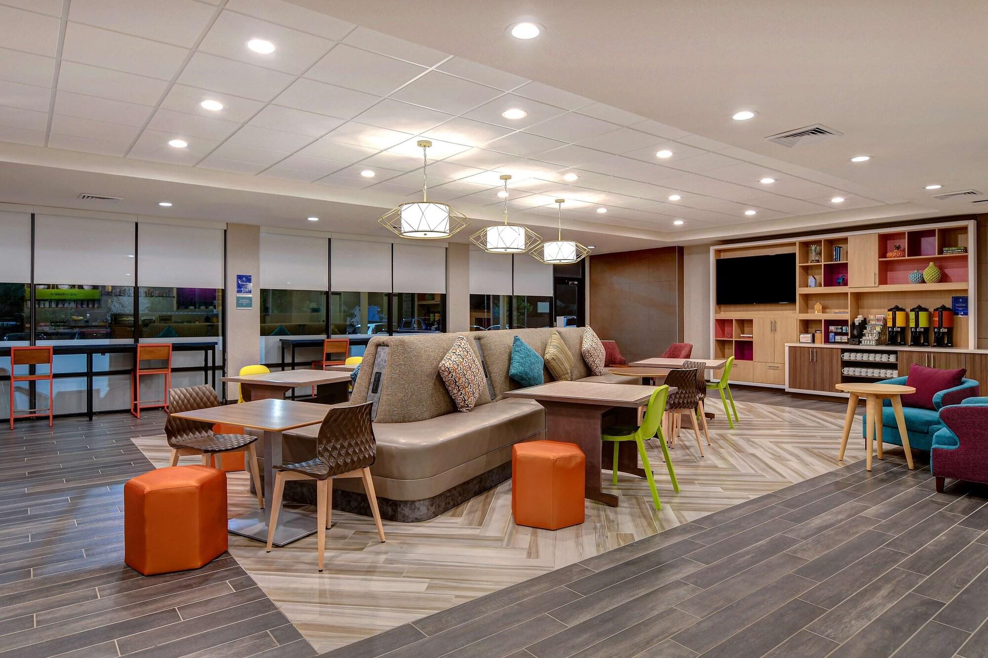 Vista Lobby Home2 Suites by Hilton North Plano Hwy 75