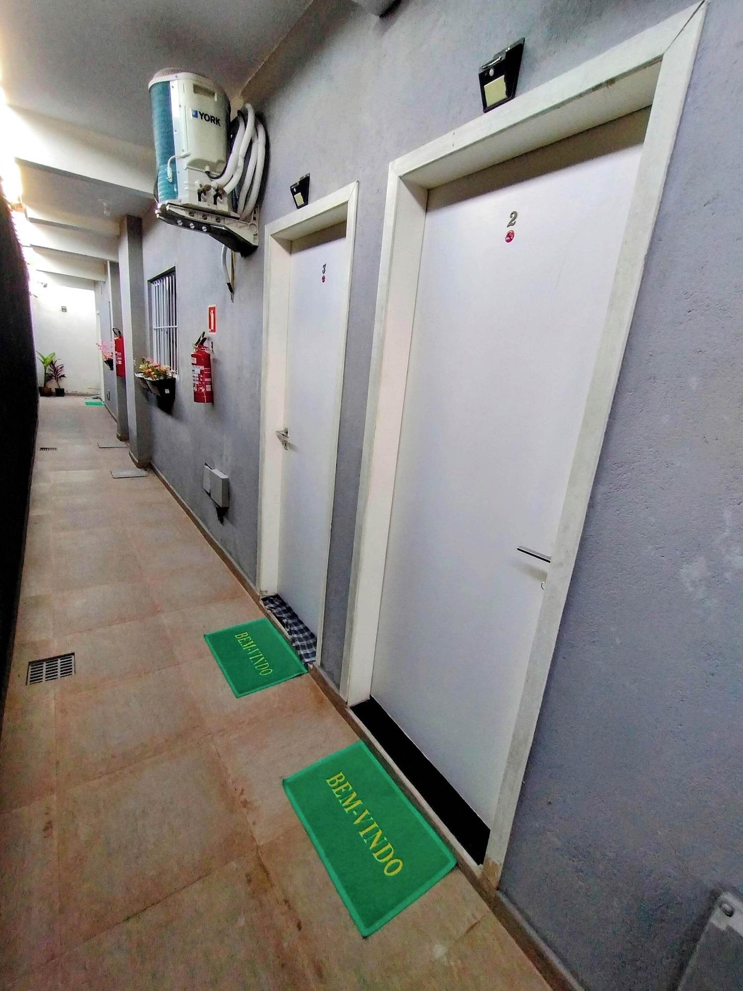 Comodidades del Alojamiento Pousada Ideal Guarujá Estúdios & Quartos