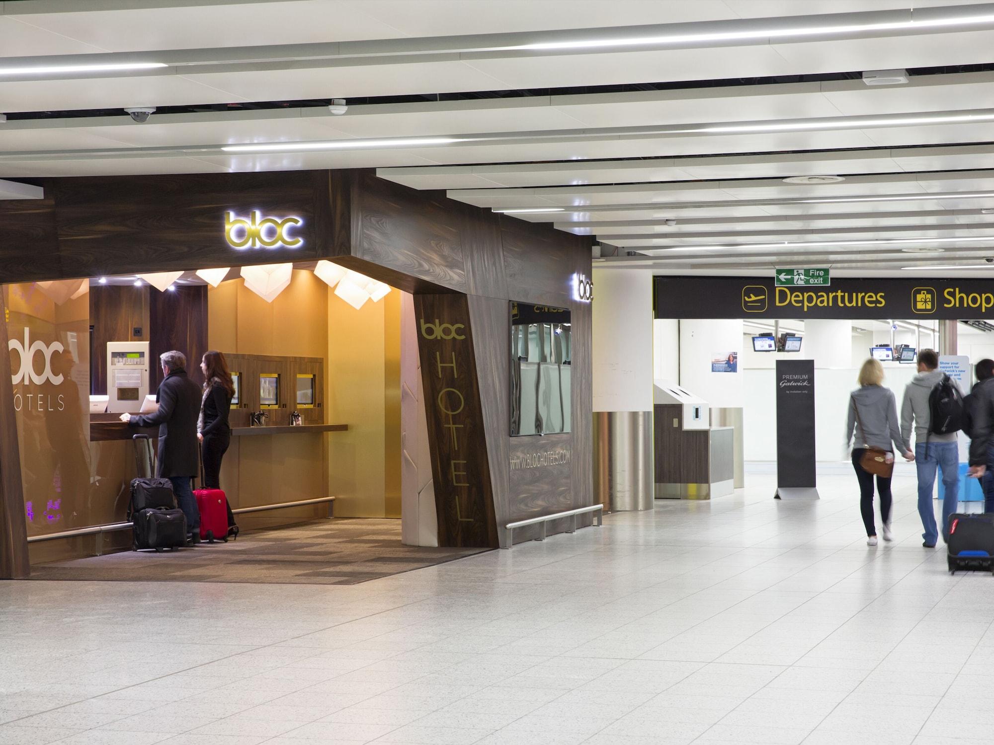 Vista Lobby Bloc Hotel London Gatwick Airport