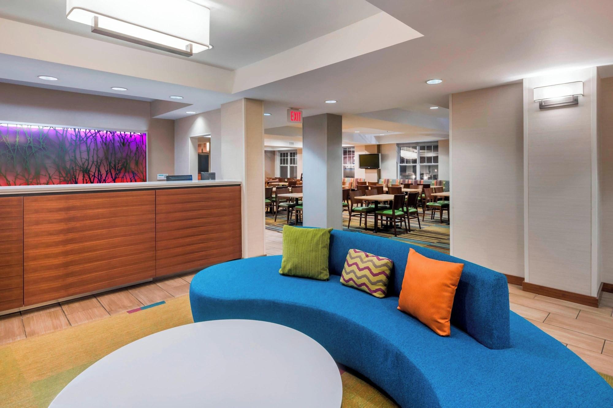 Vista Lobby Fairfield Inn Kansas City Downtown/Union Hill by Marriott