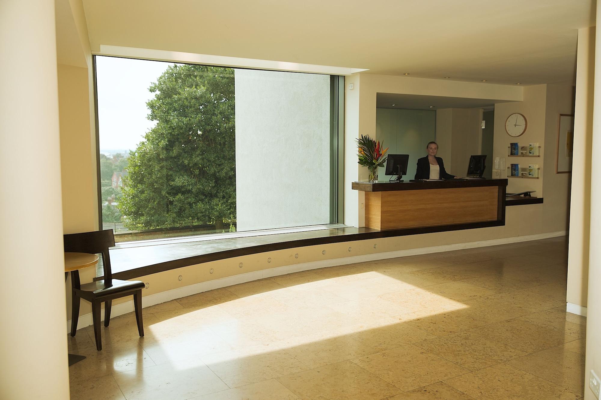 Vista Lobby Hart's Hotel