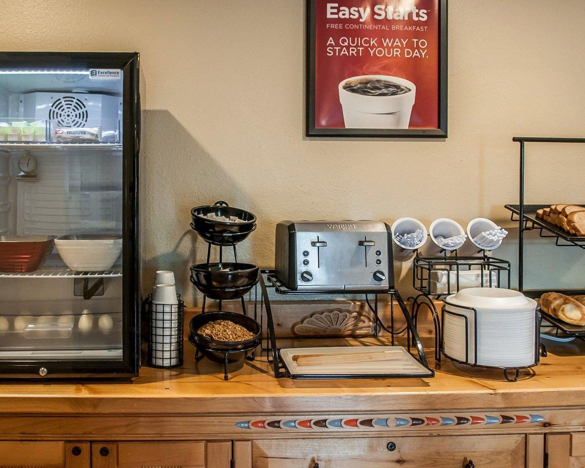 Restaurant Econo Lodge Inn & Suites