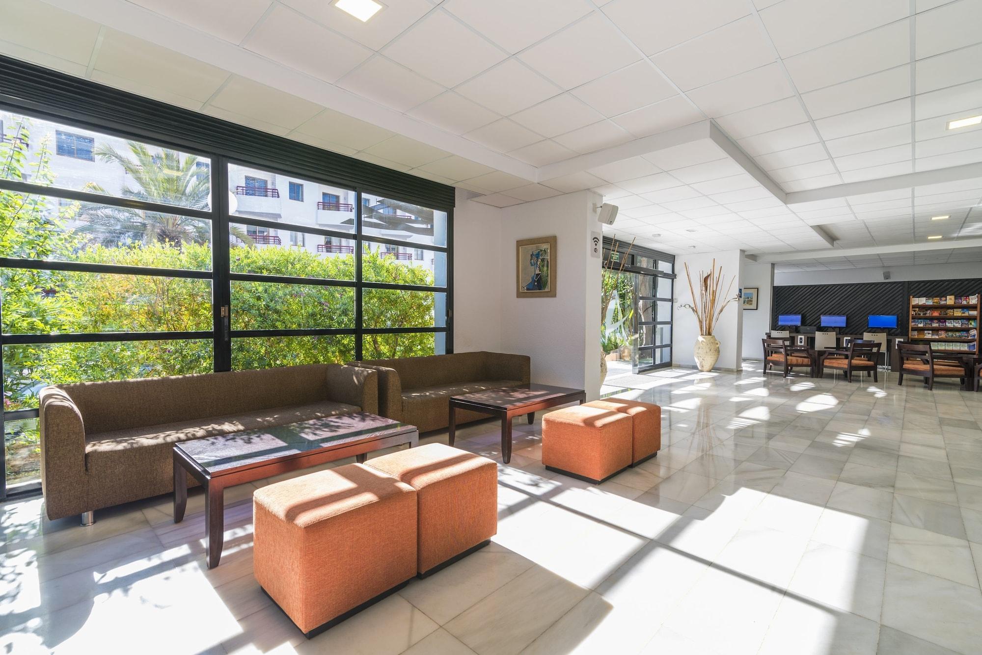 Vista Lobby azuLine Hoteles Mar Amantis & Mar Amantis II