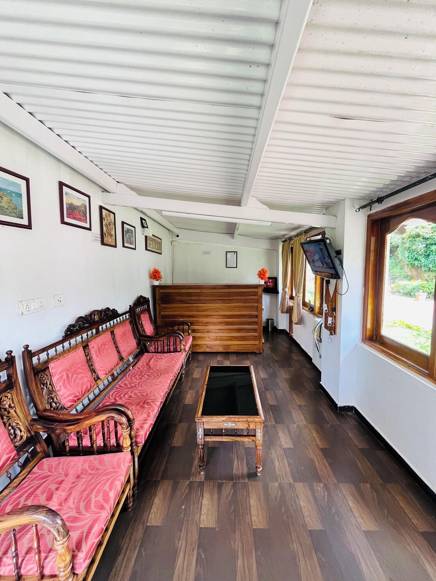 Vista Lobby BouganVilla