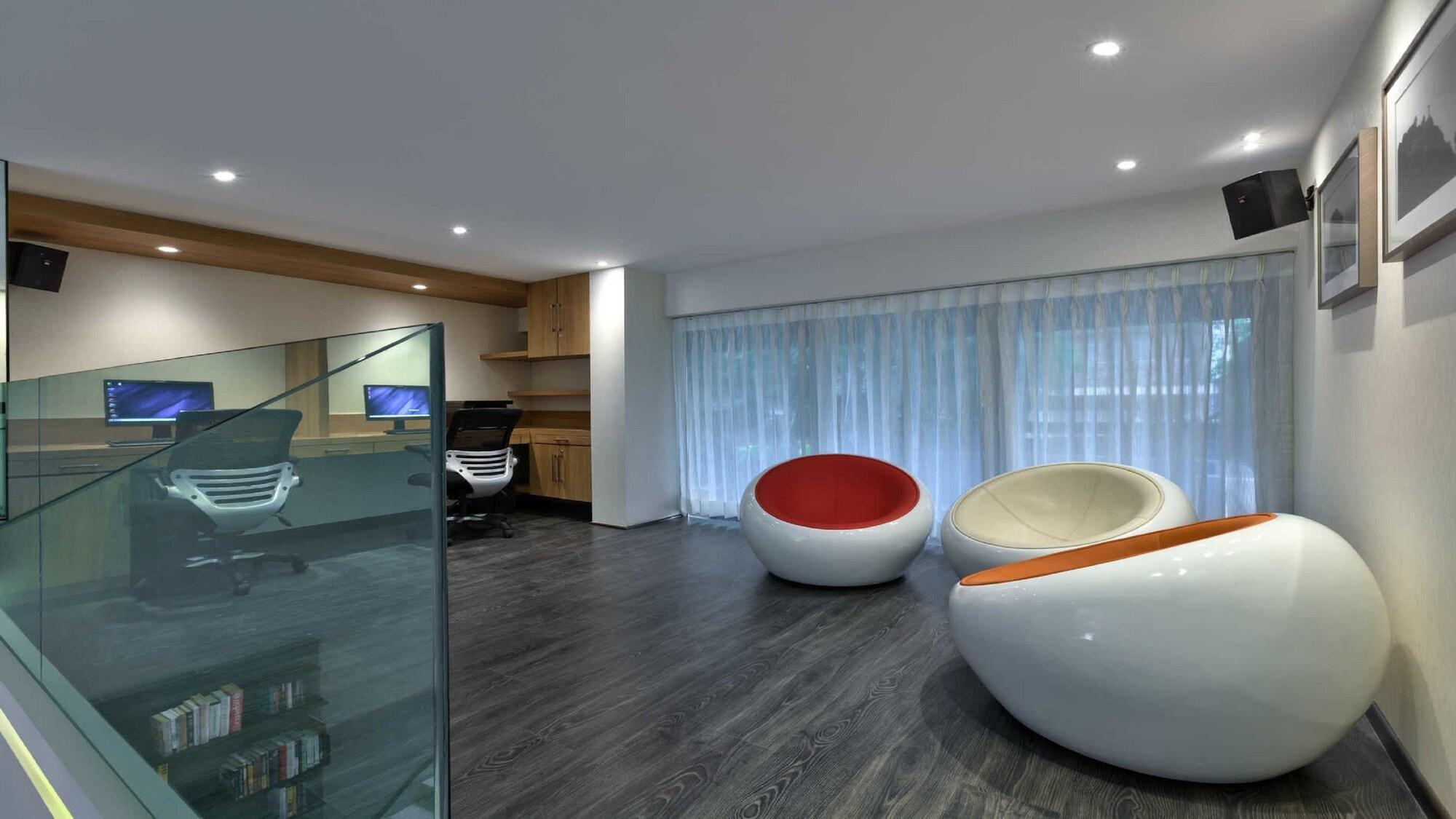 Vista Lobby The Atara