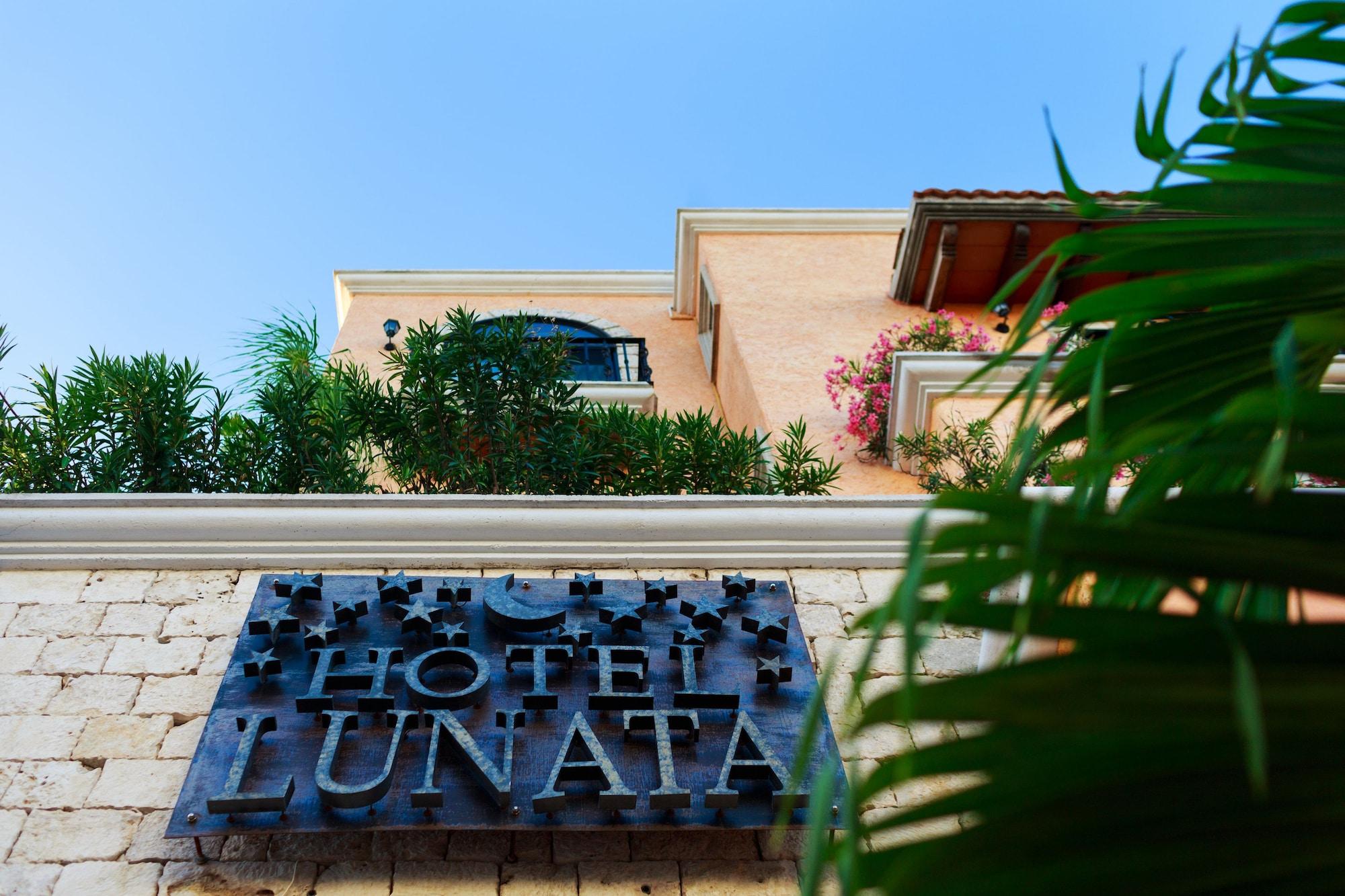 Vista Exterior Hotel Lunata - Near Playa del Carmen Main Beach
