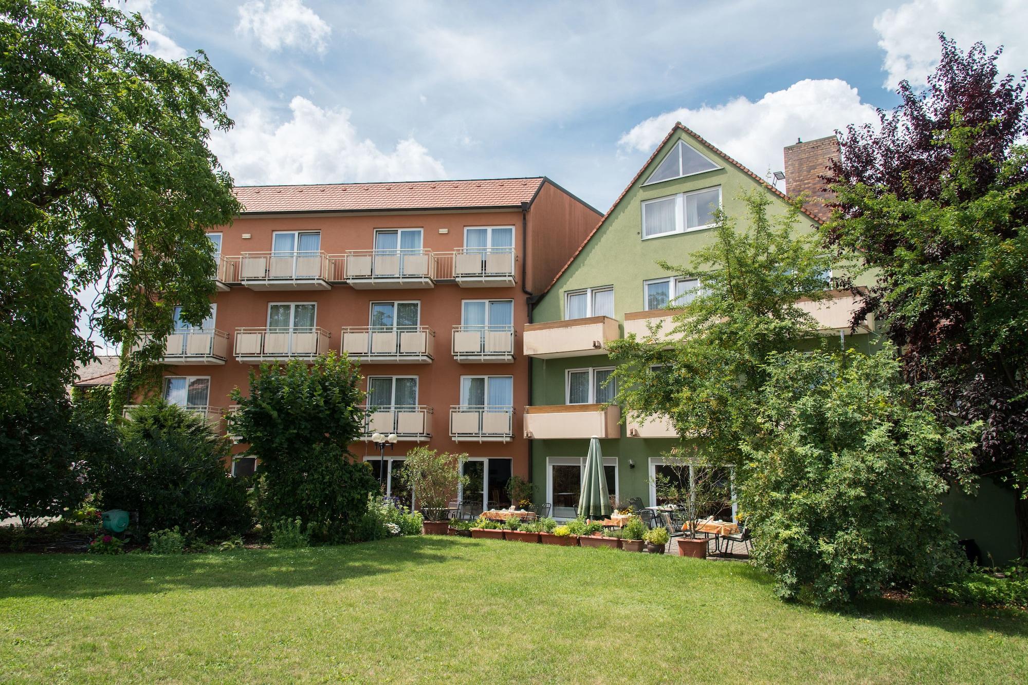 Varios Hotel Rose