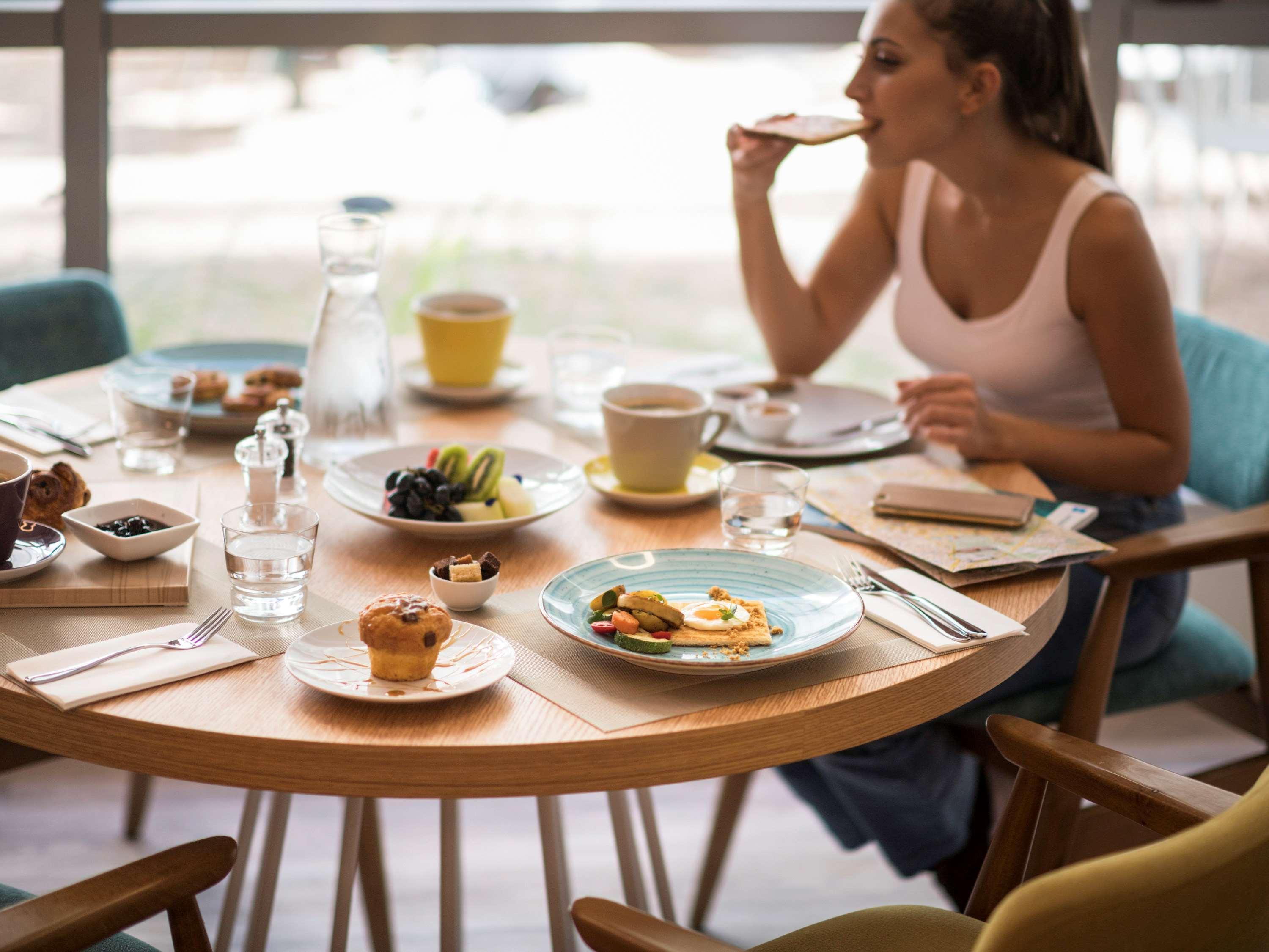 Restaurant ibis Styles Athens Routes