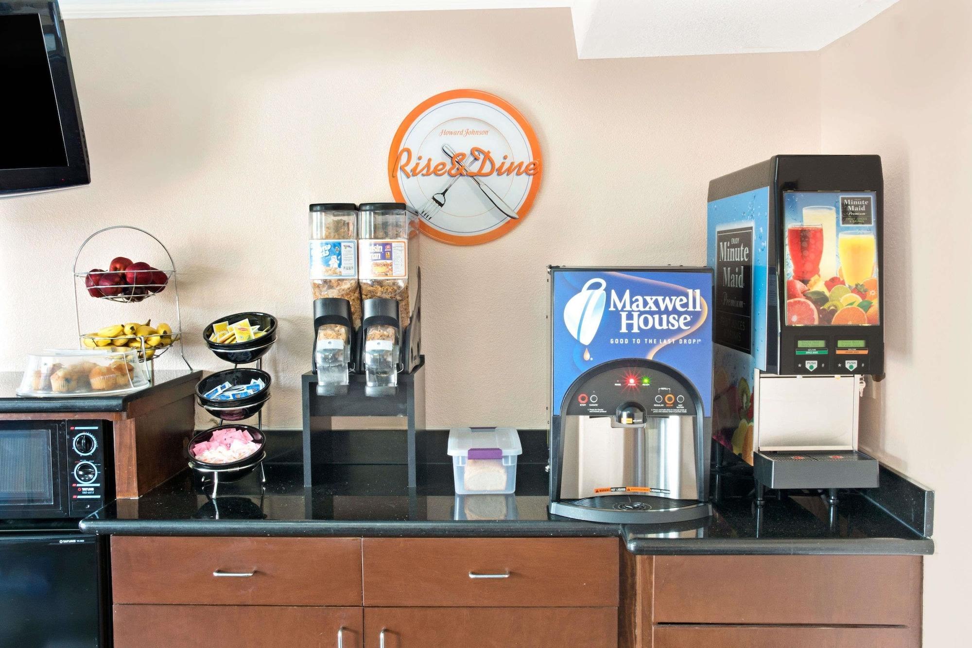 Restaurant Howard Johnson by Wyndham Houston Heights/Downtown
