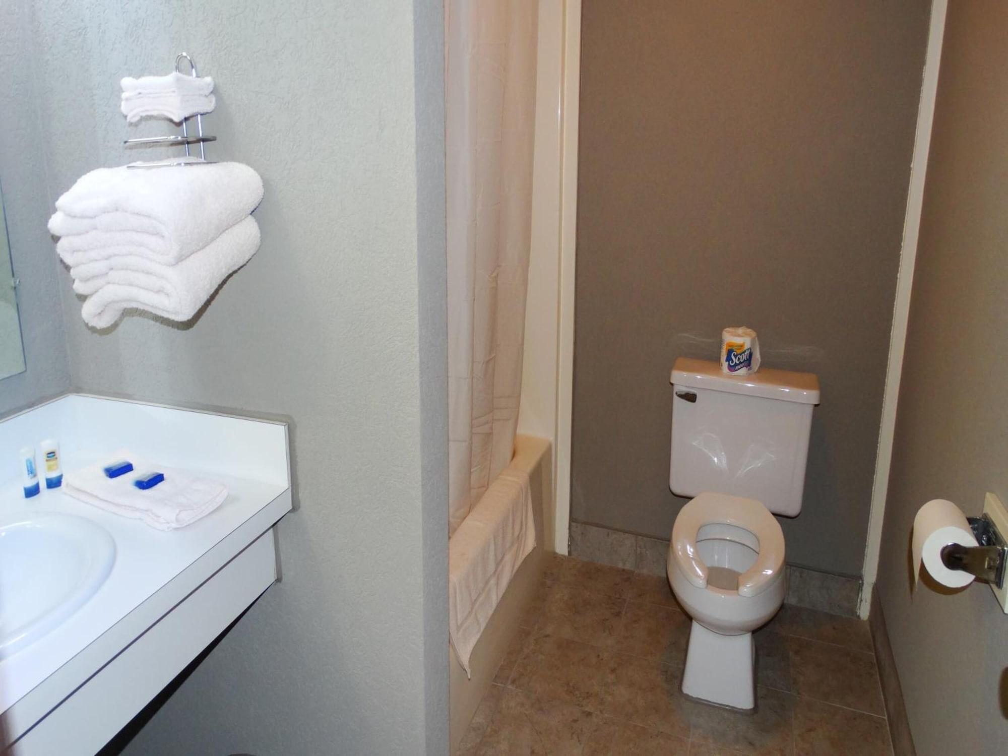 Equipamiento de Habitación Attican Motel