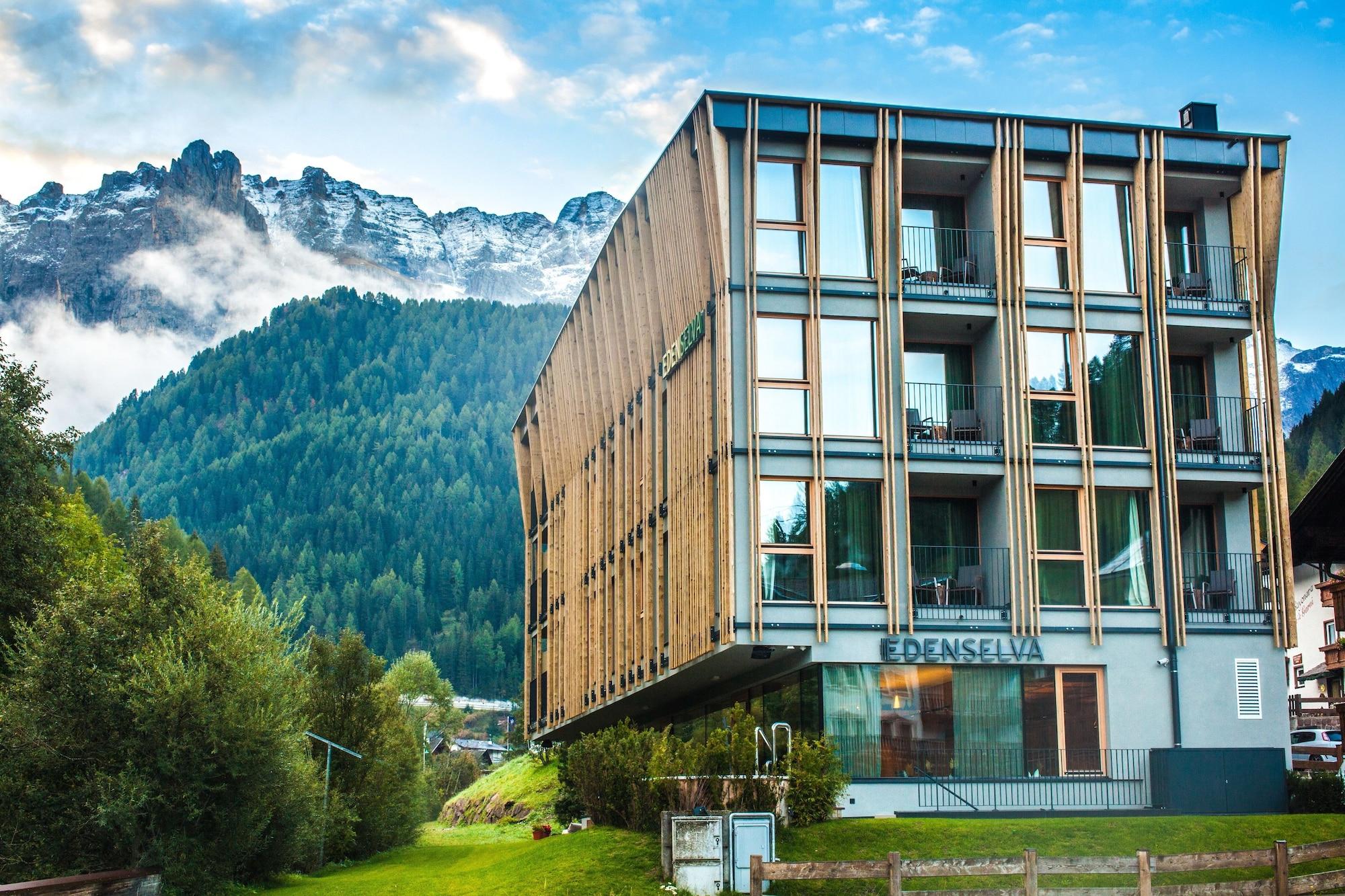 Vista Exterior Mountain Design Hotel Eden Selva