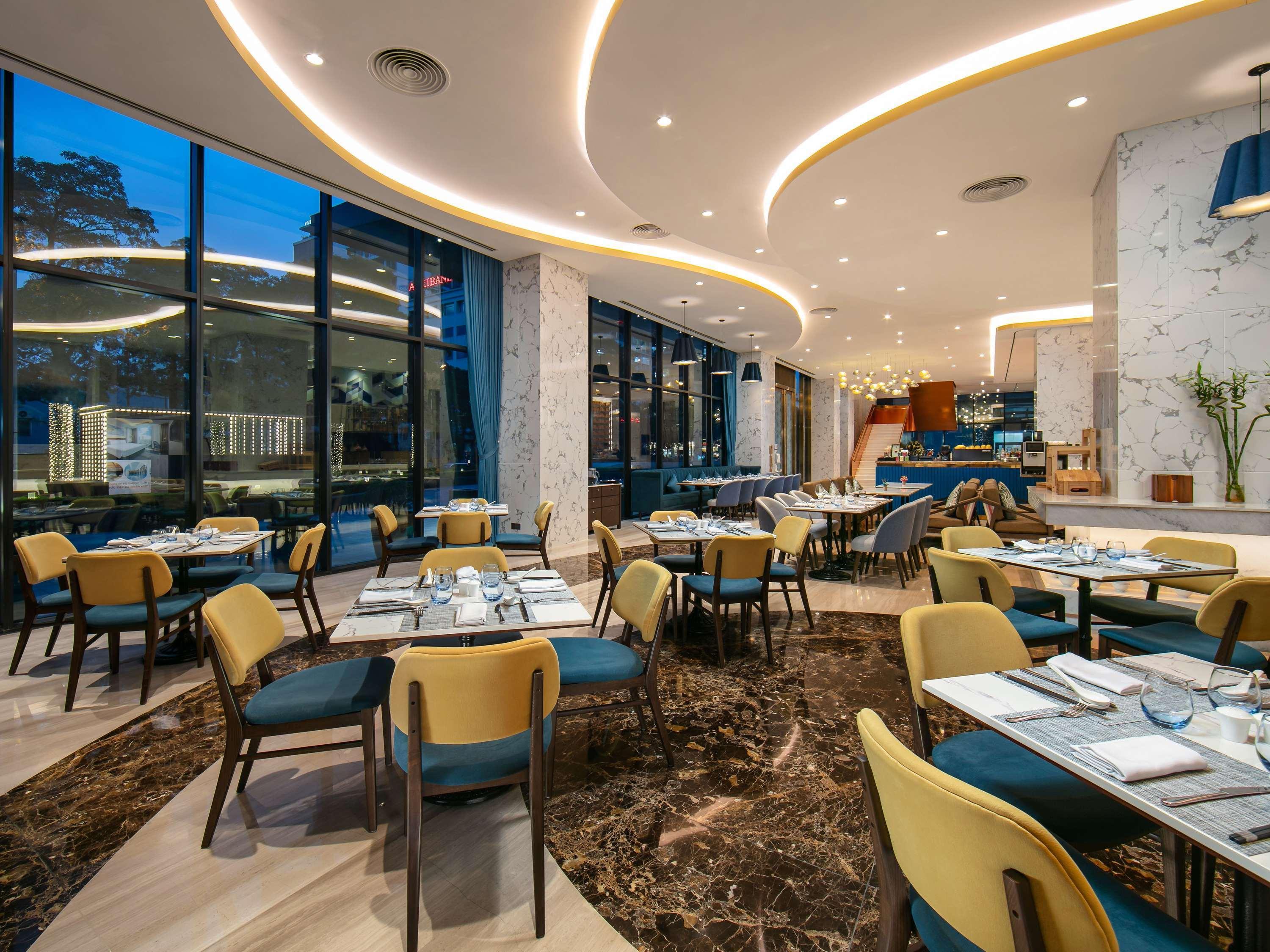 Restaurant Mövenpick Living West Hanoi