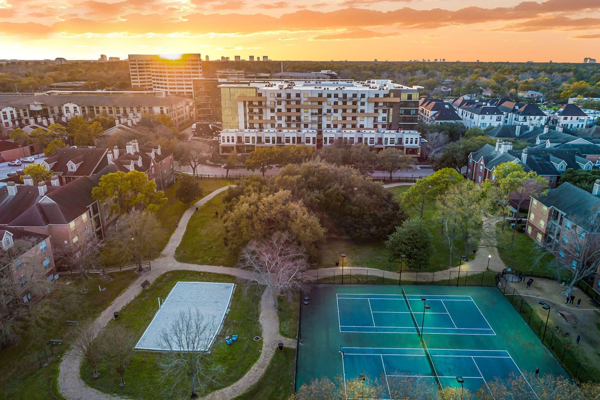 Instalaciones Recreativas Landing Apartments Houston