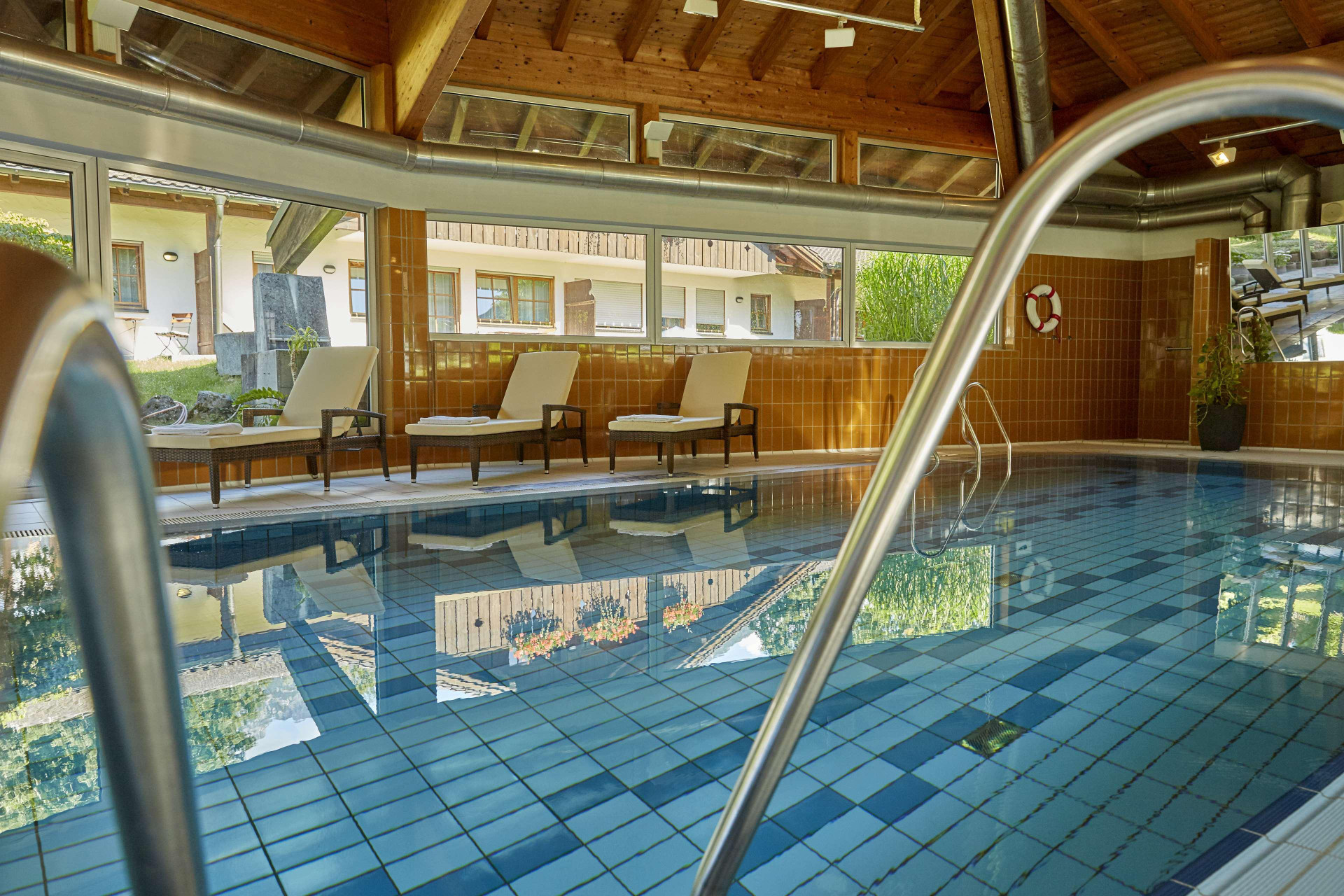 Vista Piscina HYPERION Hotel Garmisch – Partenkirchen