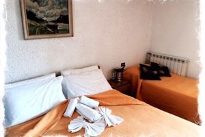 Alquiler Vacacional - Wonderful Flat In Villa Eleonora, With Swimming Pool And Surrounded By Mountains