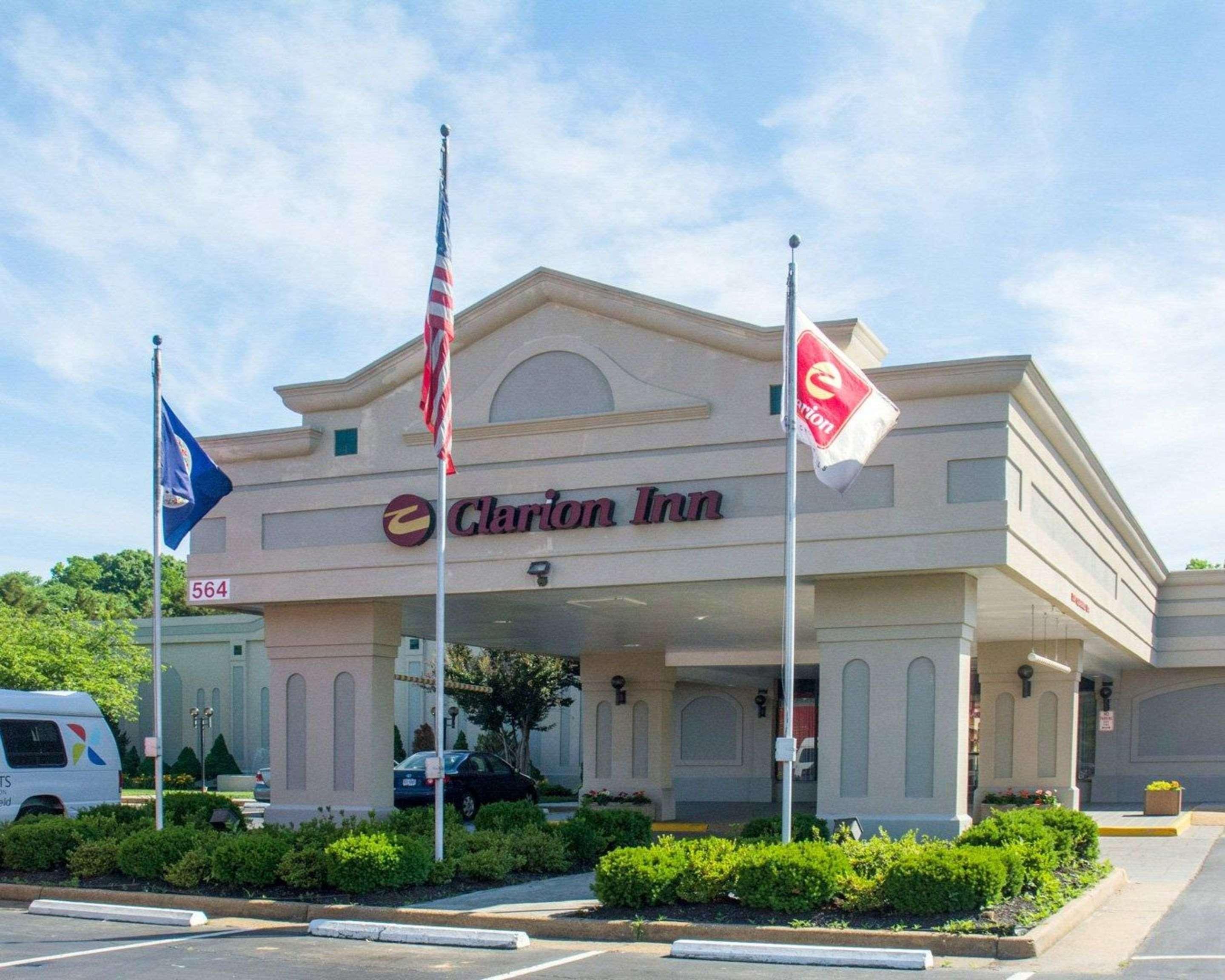 Vista Exterior Clarion Inn
