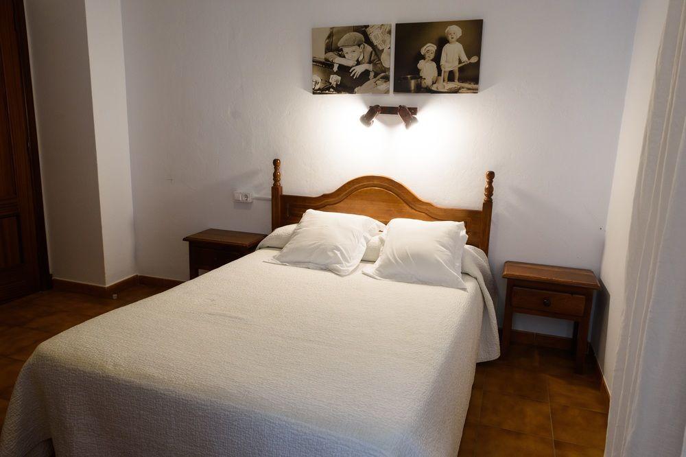 Habitación Hostal Restaurante La Isla S.L.